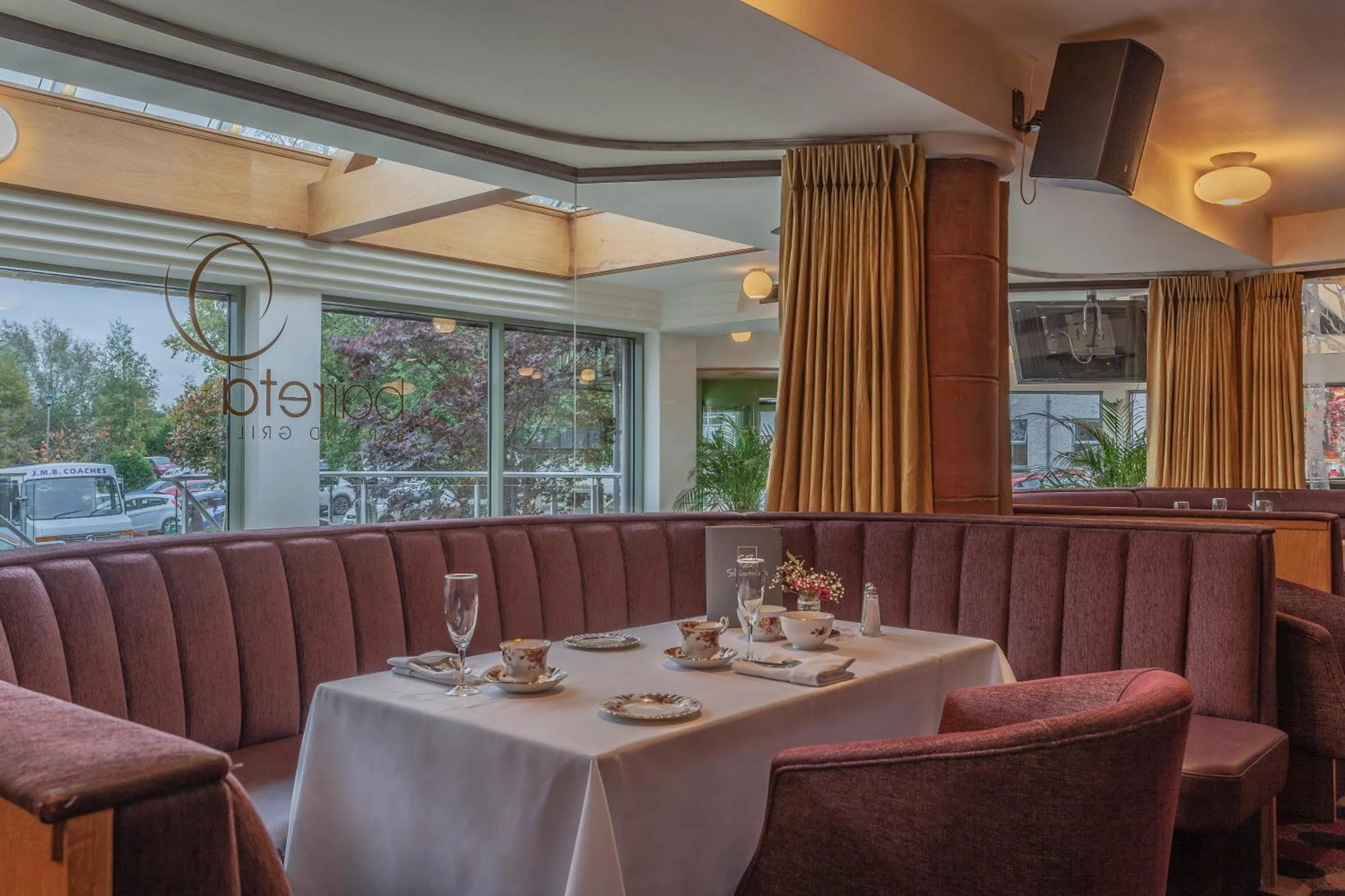 Restaurant/places to eat in Silverbirch Hotel