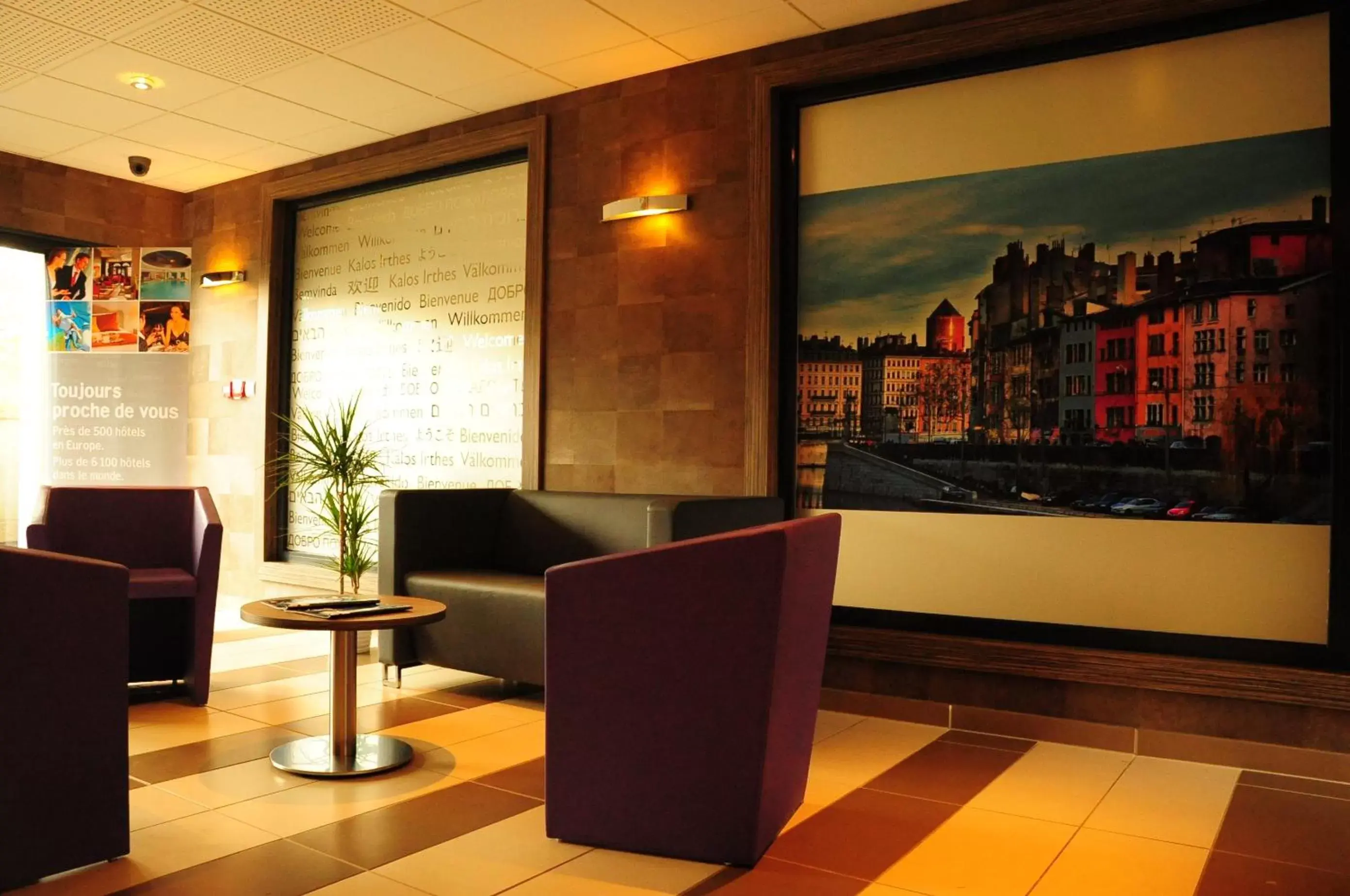 Lobby or reception in EastLodge Lyon Est Eurexpo