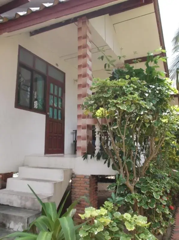 Facade/entrance in Palm Point Village Facade/entrance in Palm Point Village