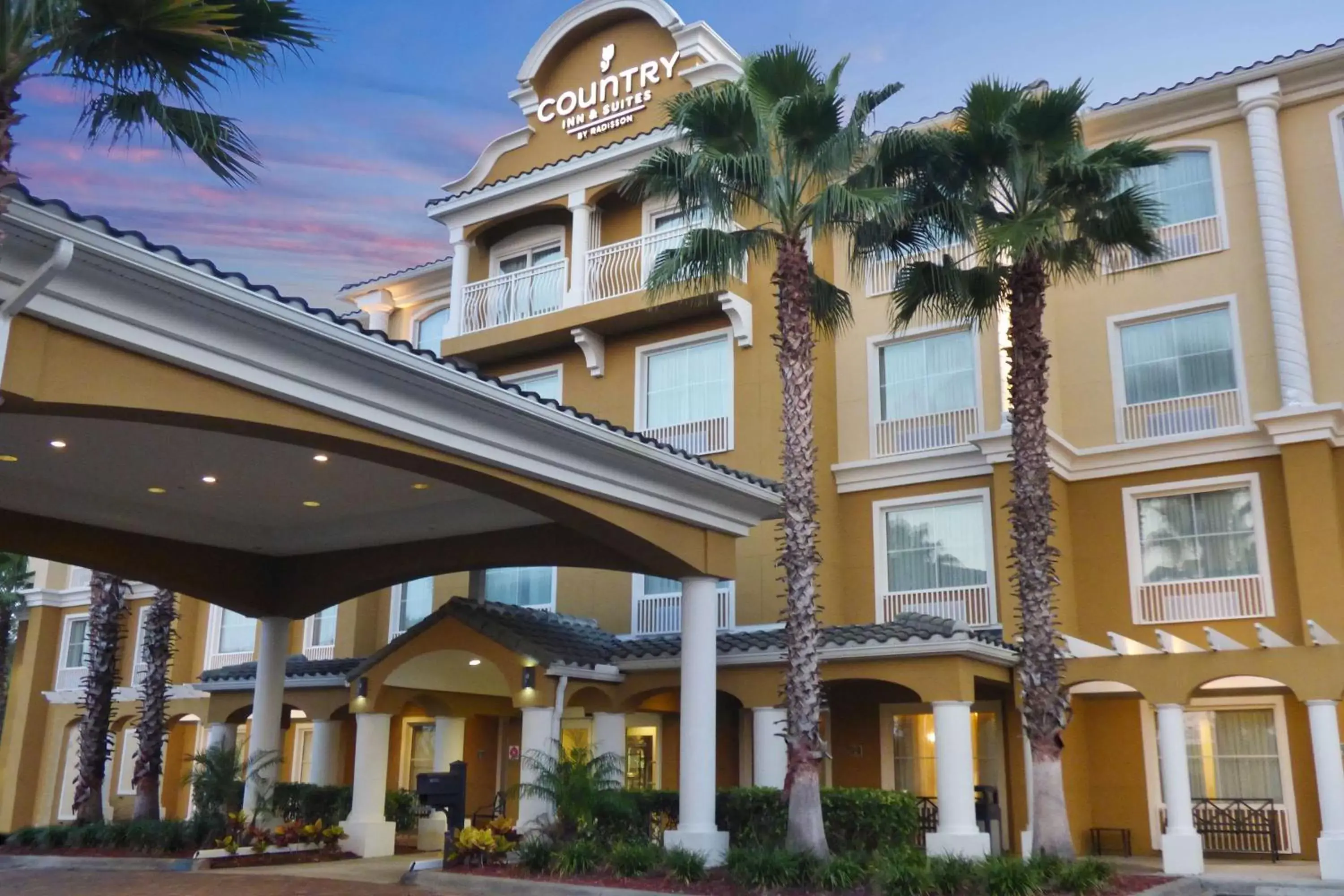 Property Building in Country Inn & Suites by Radisson, Port Orange-Daytona, FL