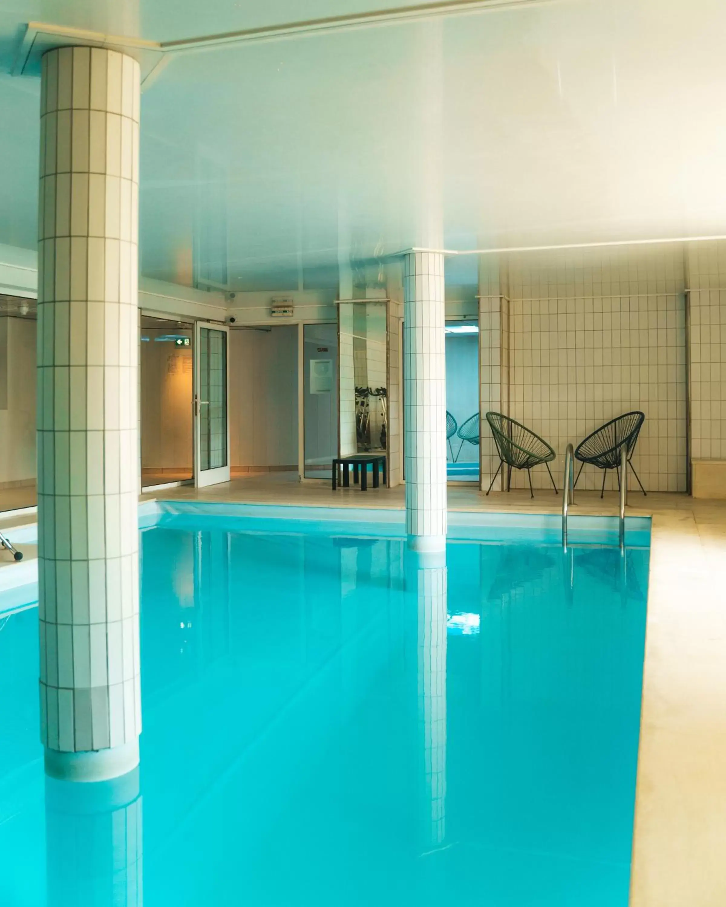 Swimming Pool in The Originals Boutique, Hôtel du Pont Roupt, Mende (Inter-Hotel)