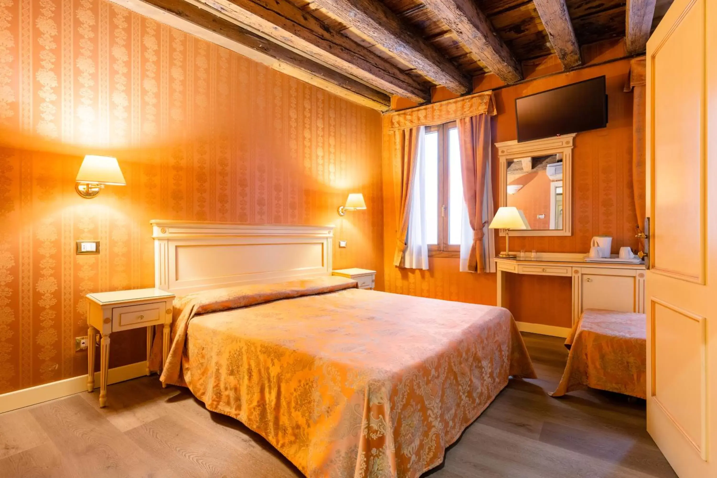 Bedroom, Bed in Lanterna Di Marco Polo