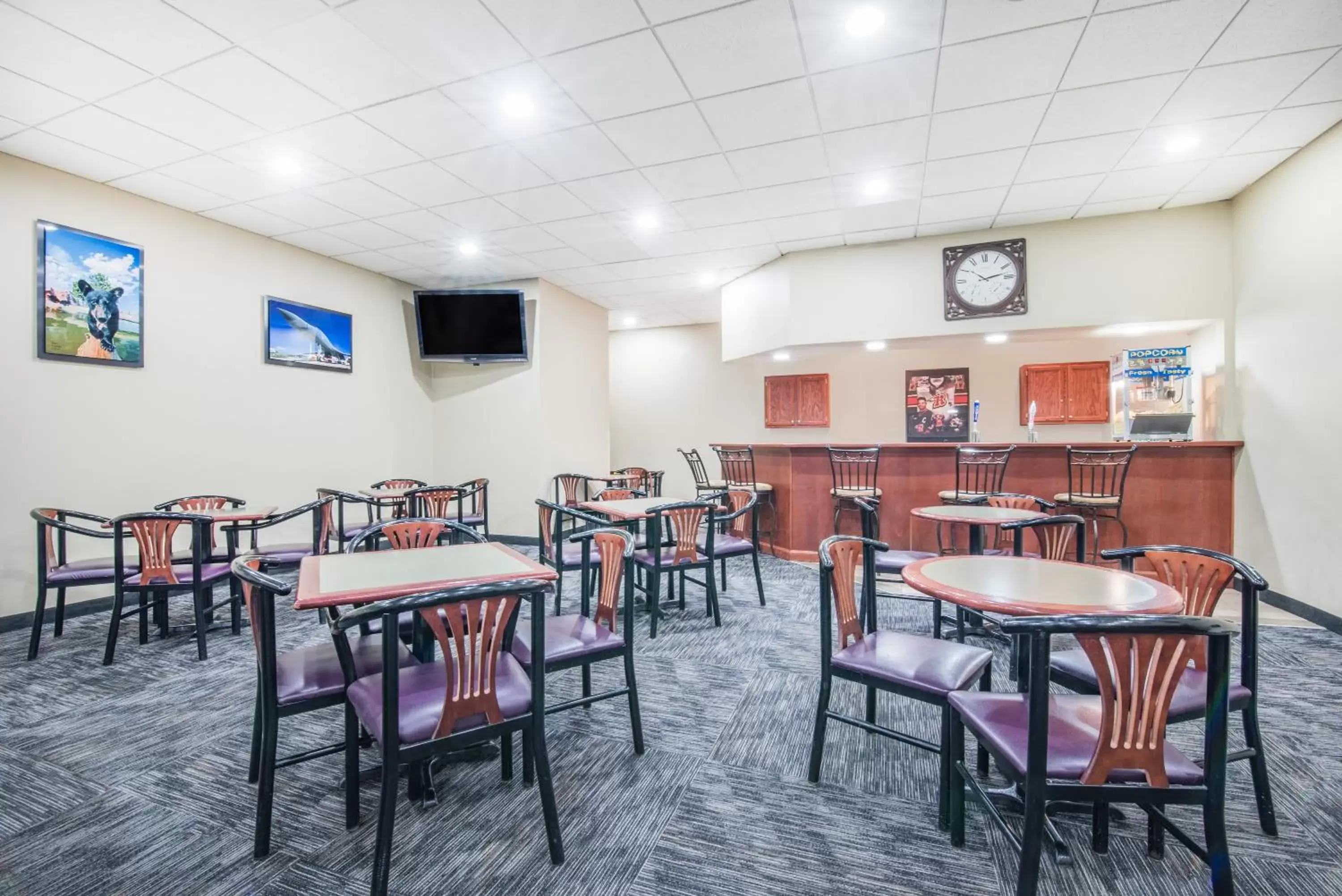 Breakfast, Restaurant/Places to Eat in Howard Johnson by Wyndham Rapid City