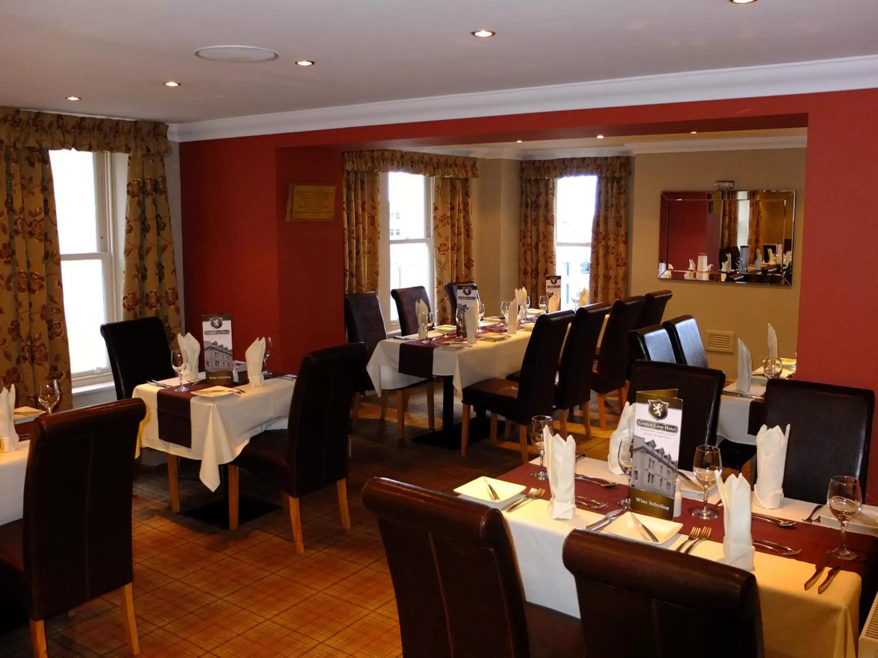 Restaurant/Places to Eat in The Golden Lion Hotel