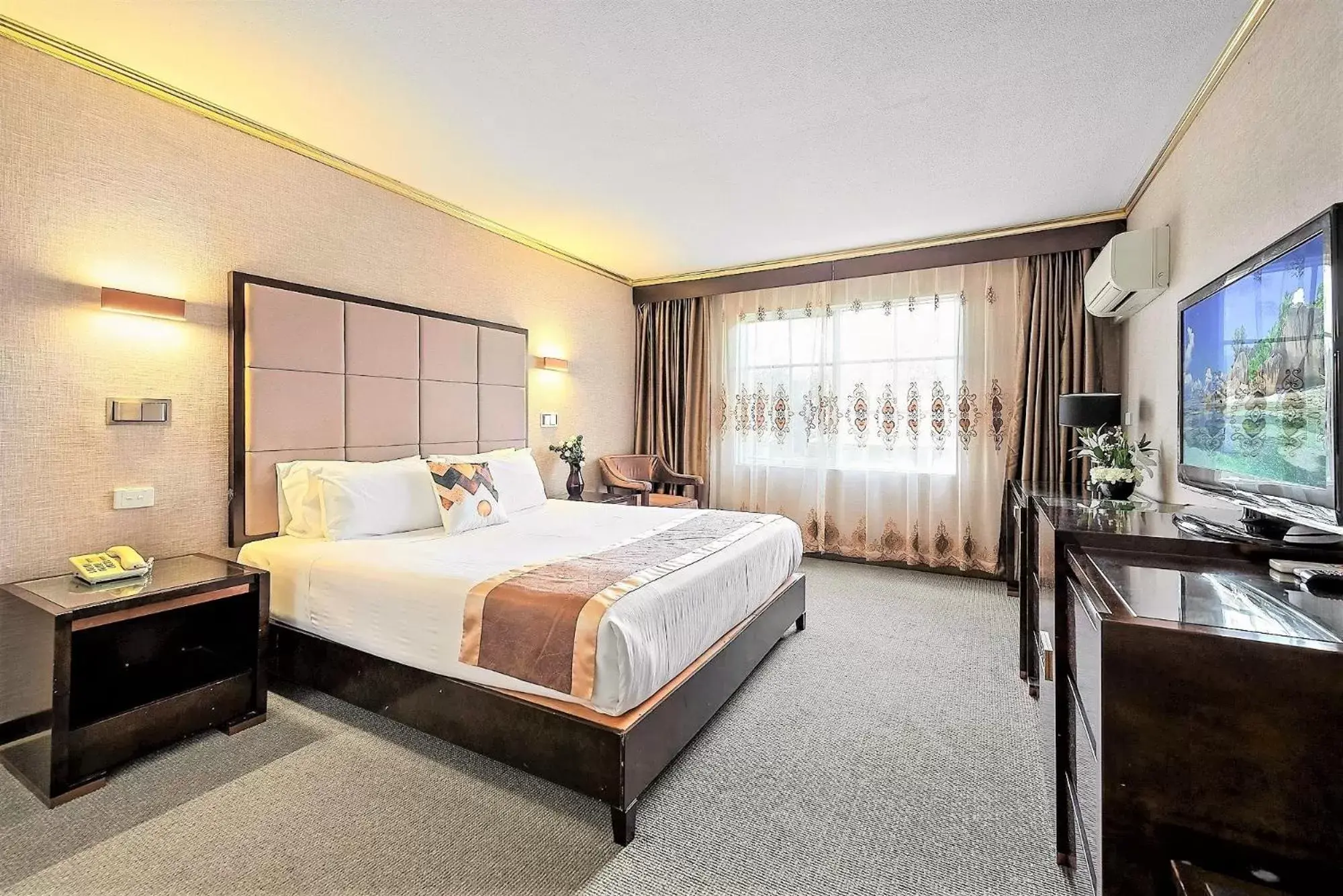Bedroom, Bed in Eltham Gateway Hotel & Conference Centre