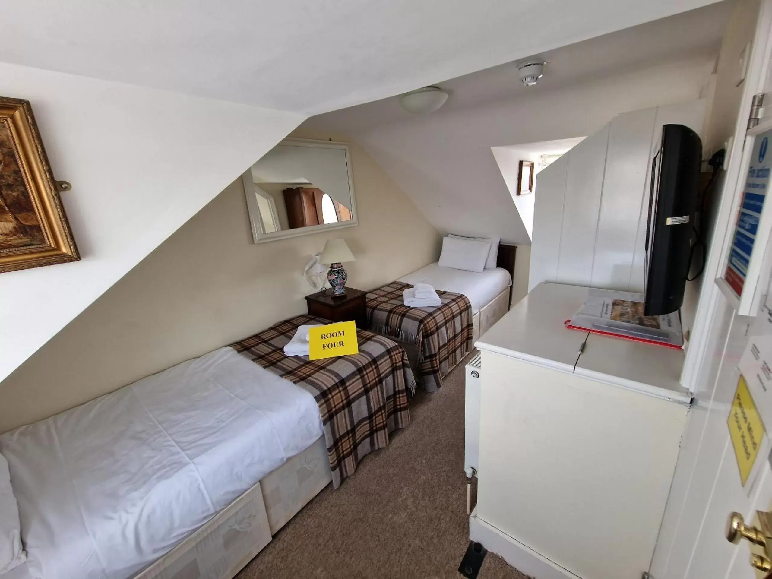 Bedroom in The Black Horse Inn