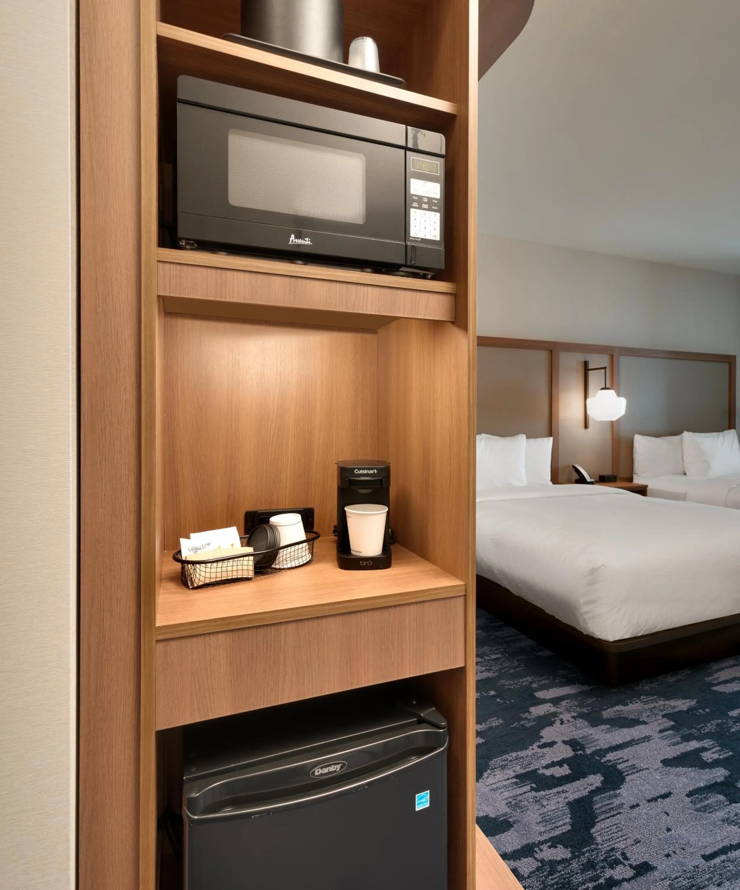 Coffee/tea facilities, Bed in Fairfield by Marriott Inn & Suites Salt Lake City Cottonwood