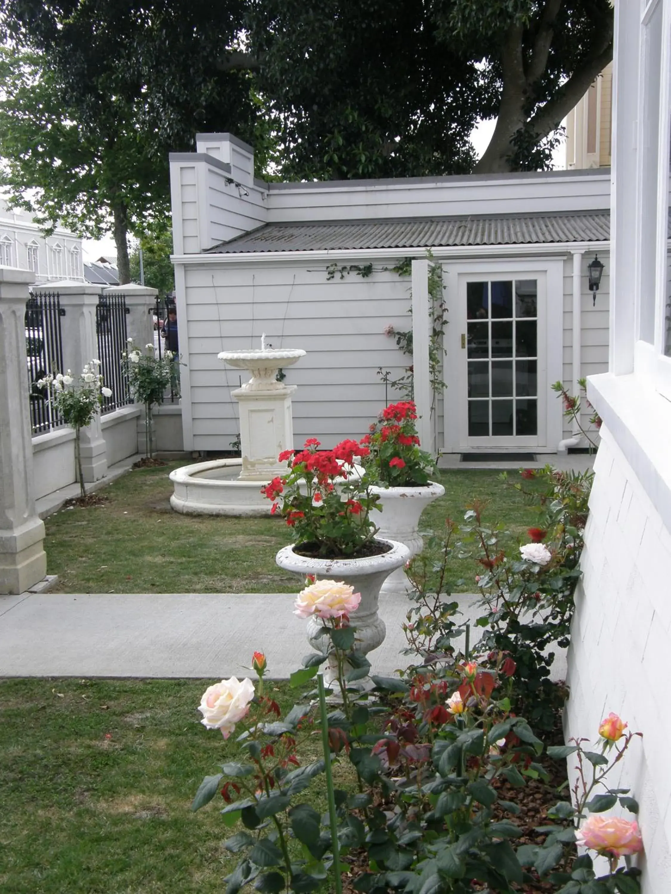 Facade/entrance, Property Building in Ponsonby Manor