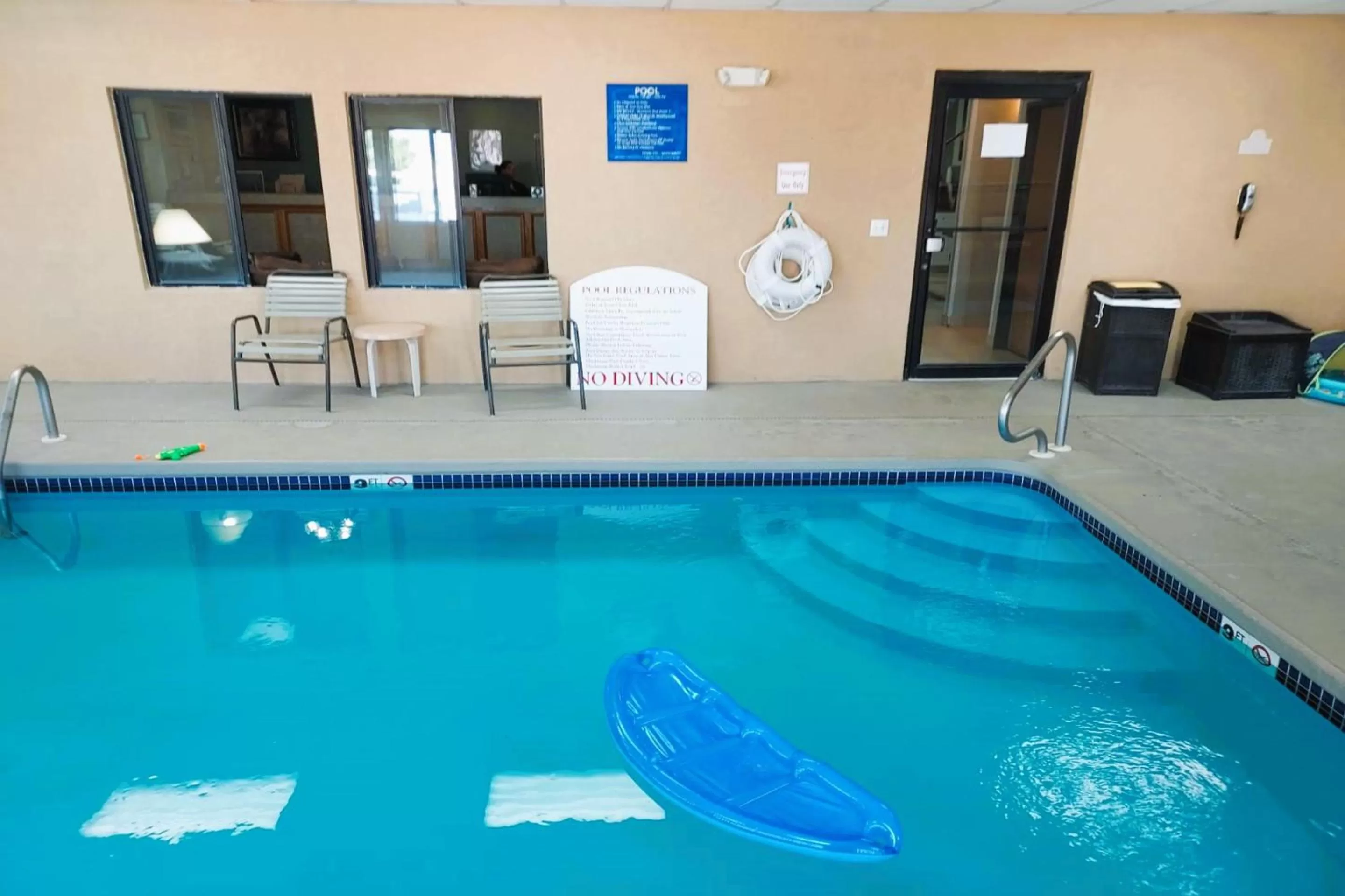 Swimming Pool in McPherson Inn By OYO, I-135