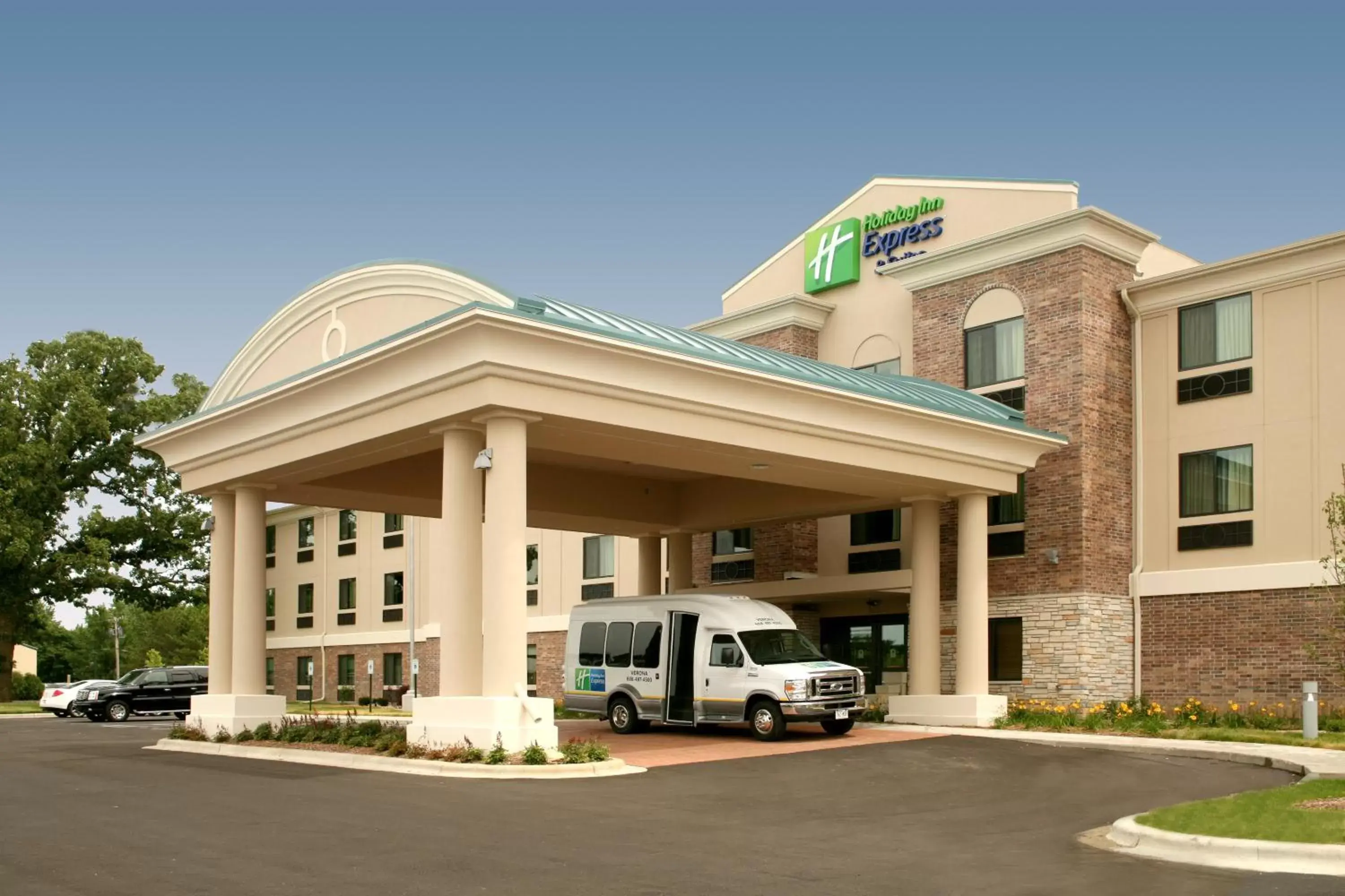 Property Building in Holiday Inn Express & Suites Madison-Verona, an IHG Hotel