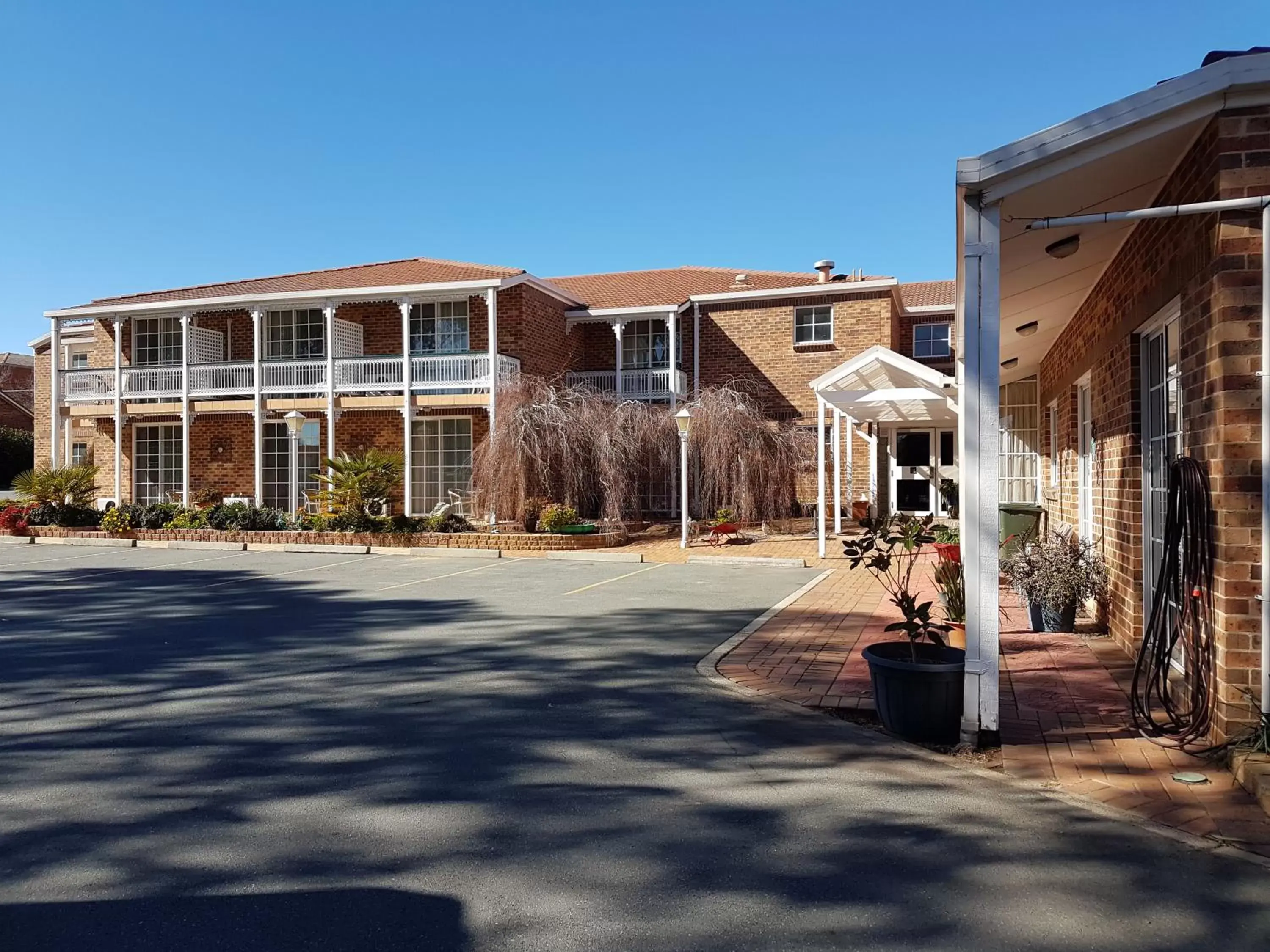 Property Building in Golden Age Motor Inn