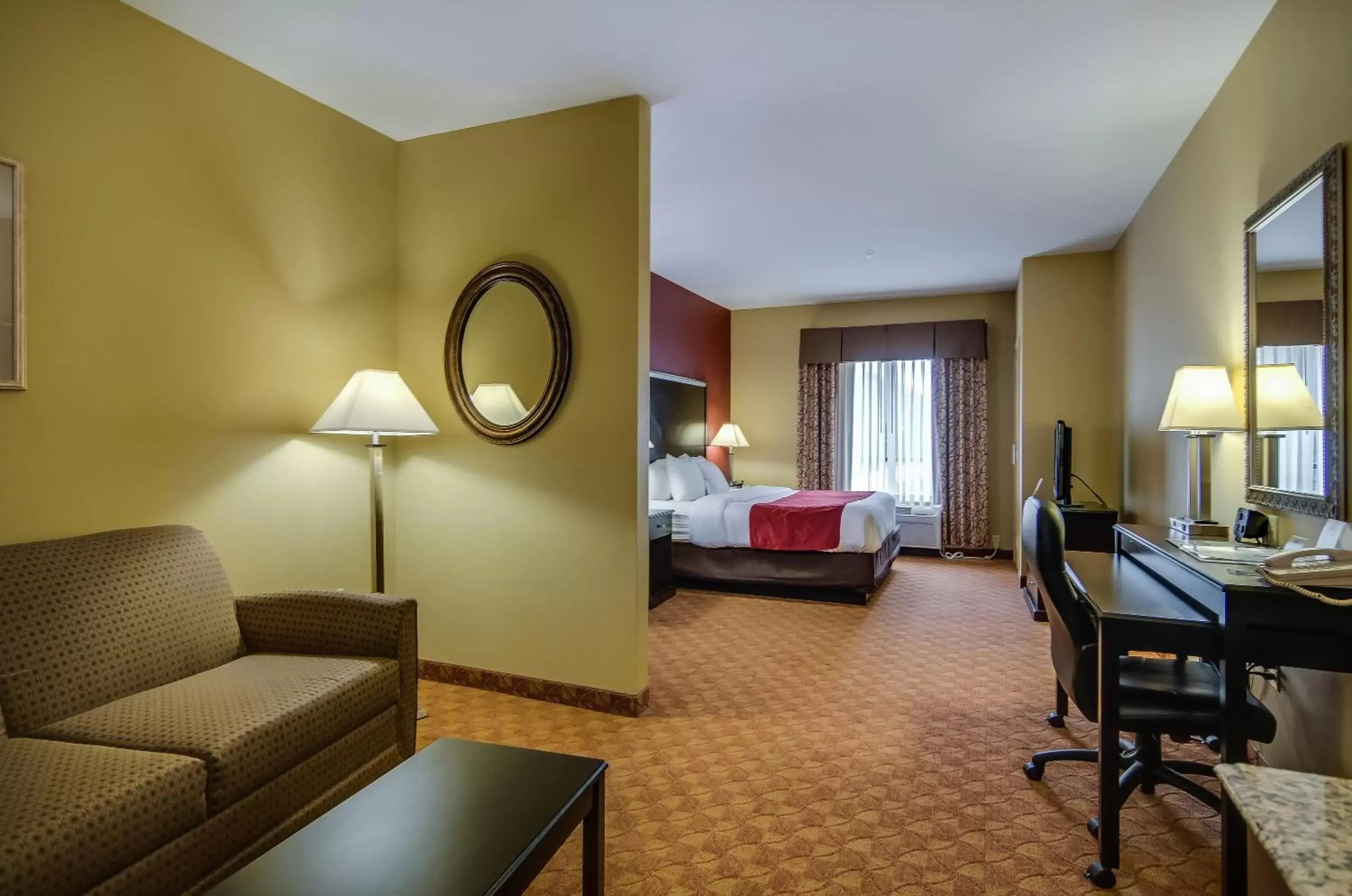 King Suite - Non-Smoking in Comfort Suites Old Town Spring