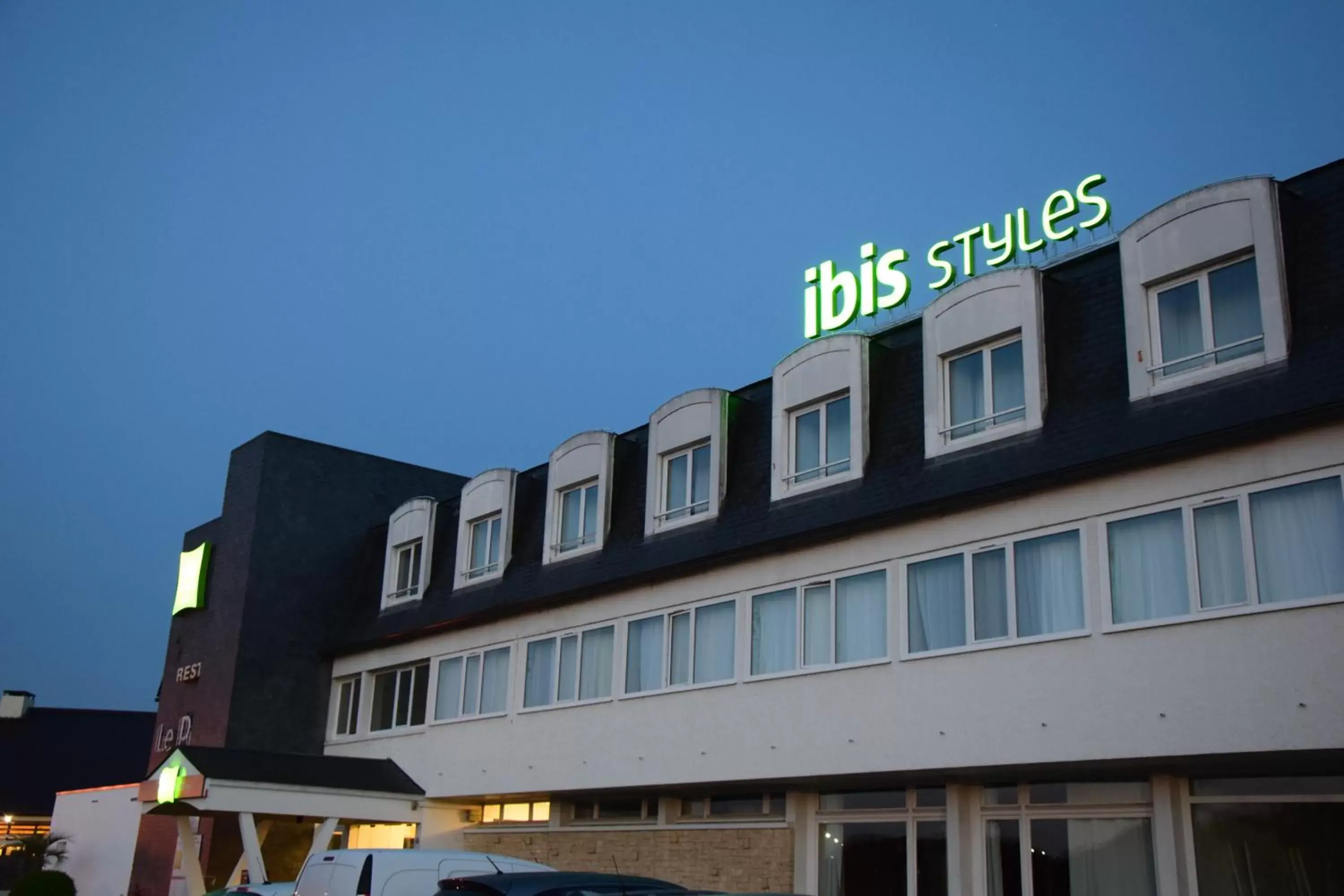 Facade/entrance, Property Building in ibis Styles Poitiers Nord