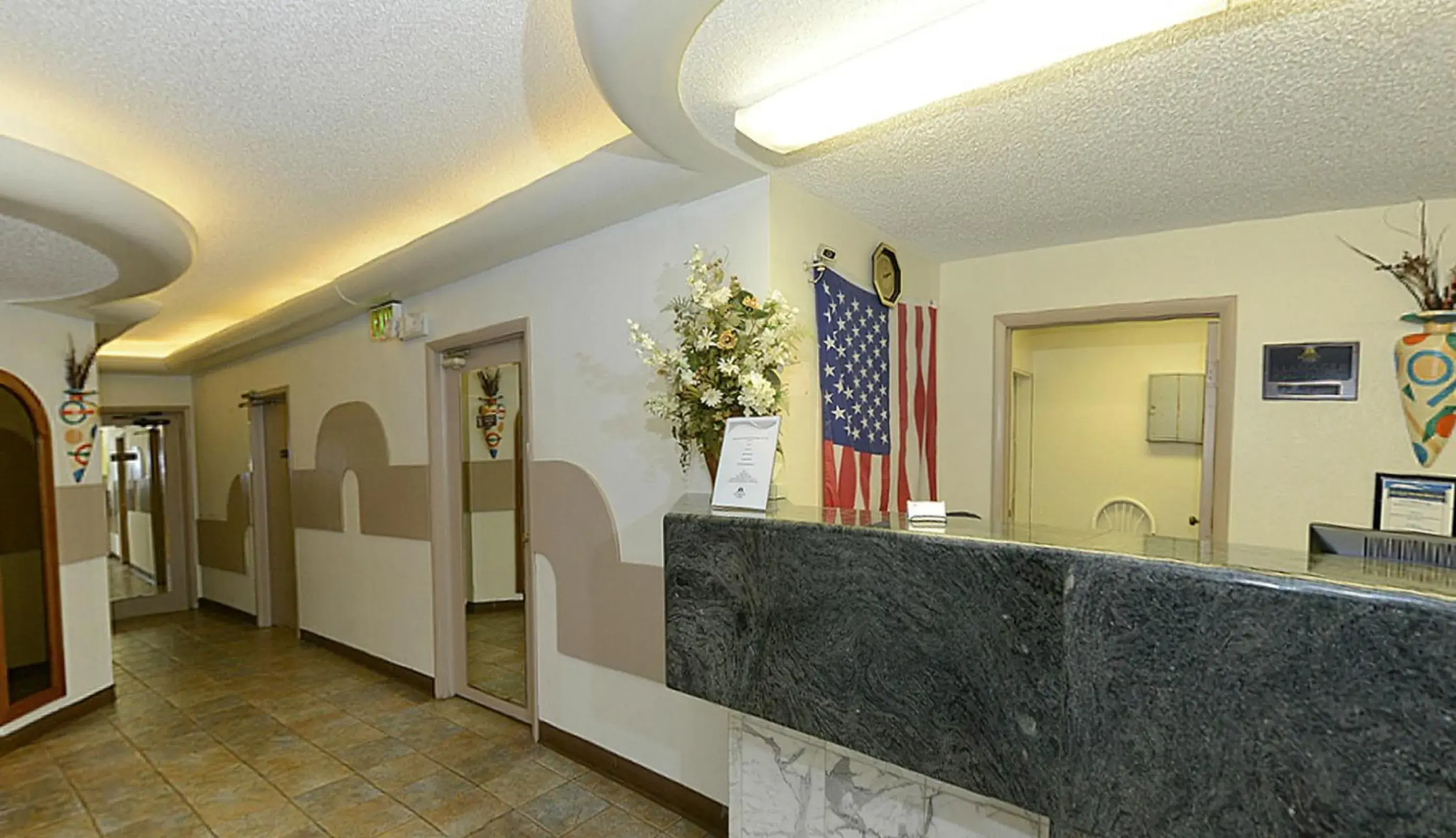 Lobby or reception, Lobby/Reception in Howard Johnson by Wyndham Benton Harbor