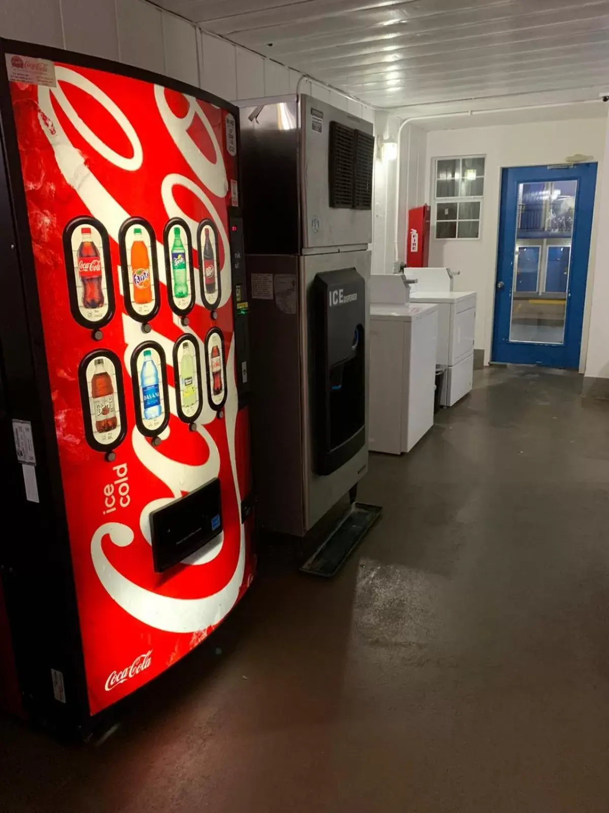 vending machine, Supermarket/Shops in Motel 6 Branson, Mo