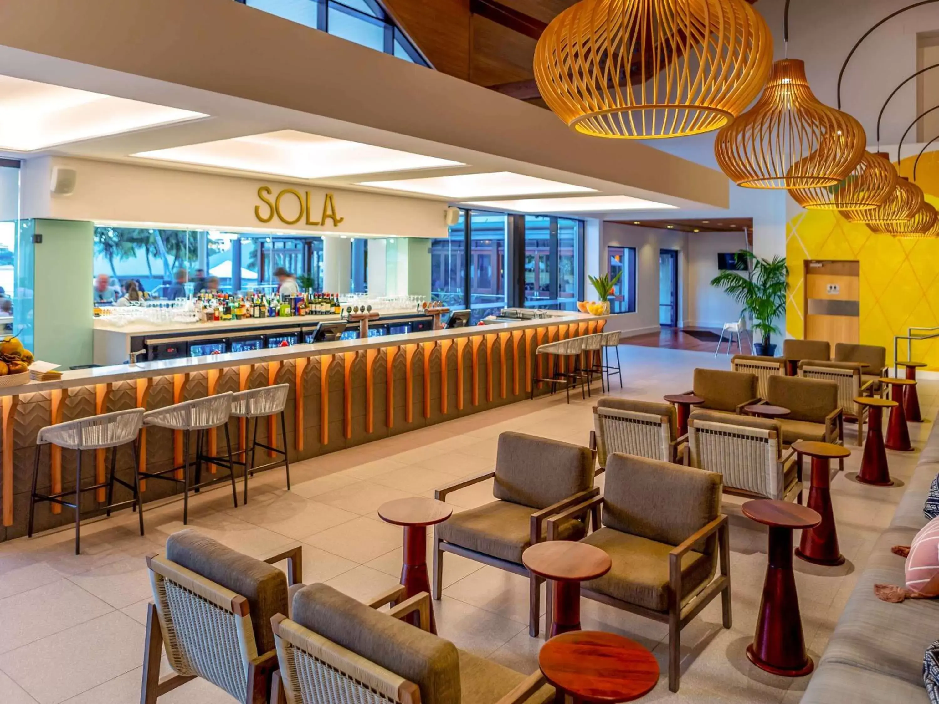 Lounge or bar, Restaurant/Places to Eat in Novotel Sunshine Coast Resort
