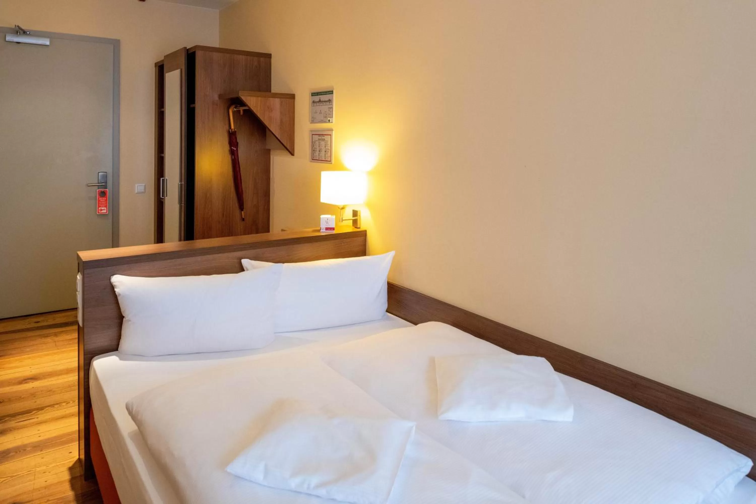 Bed in Hotel am Großen Waisenhaus