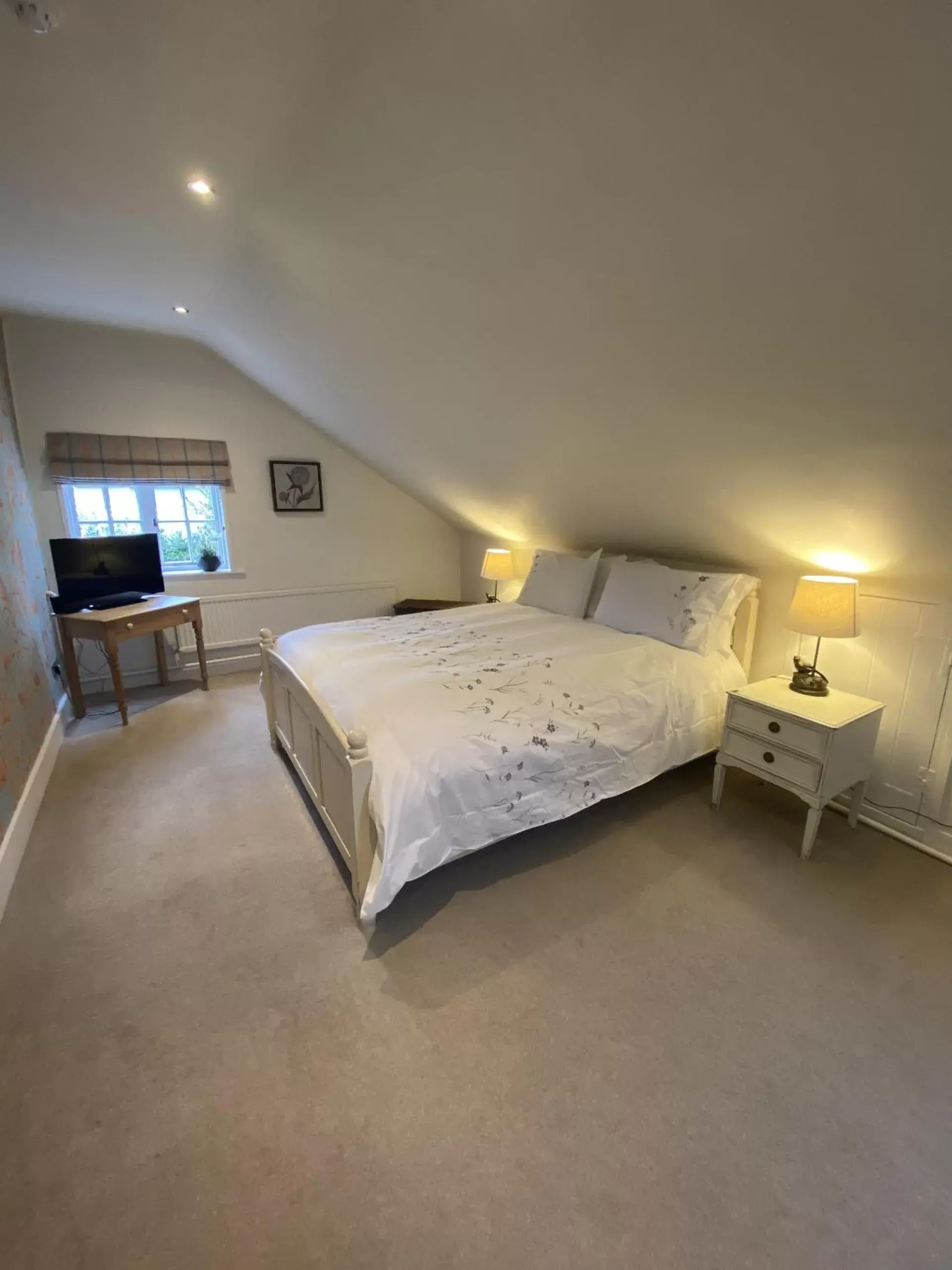 Bedroom, Bed in Three Tuns Ashwell