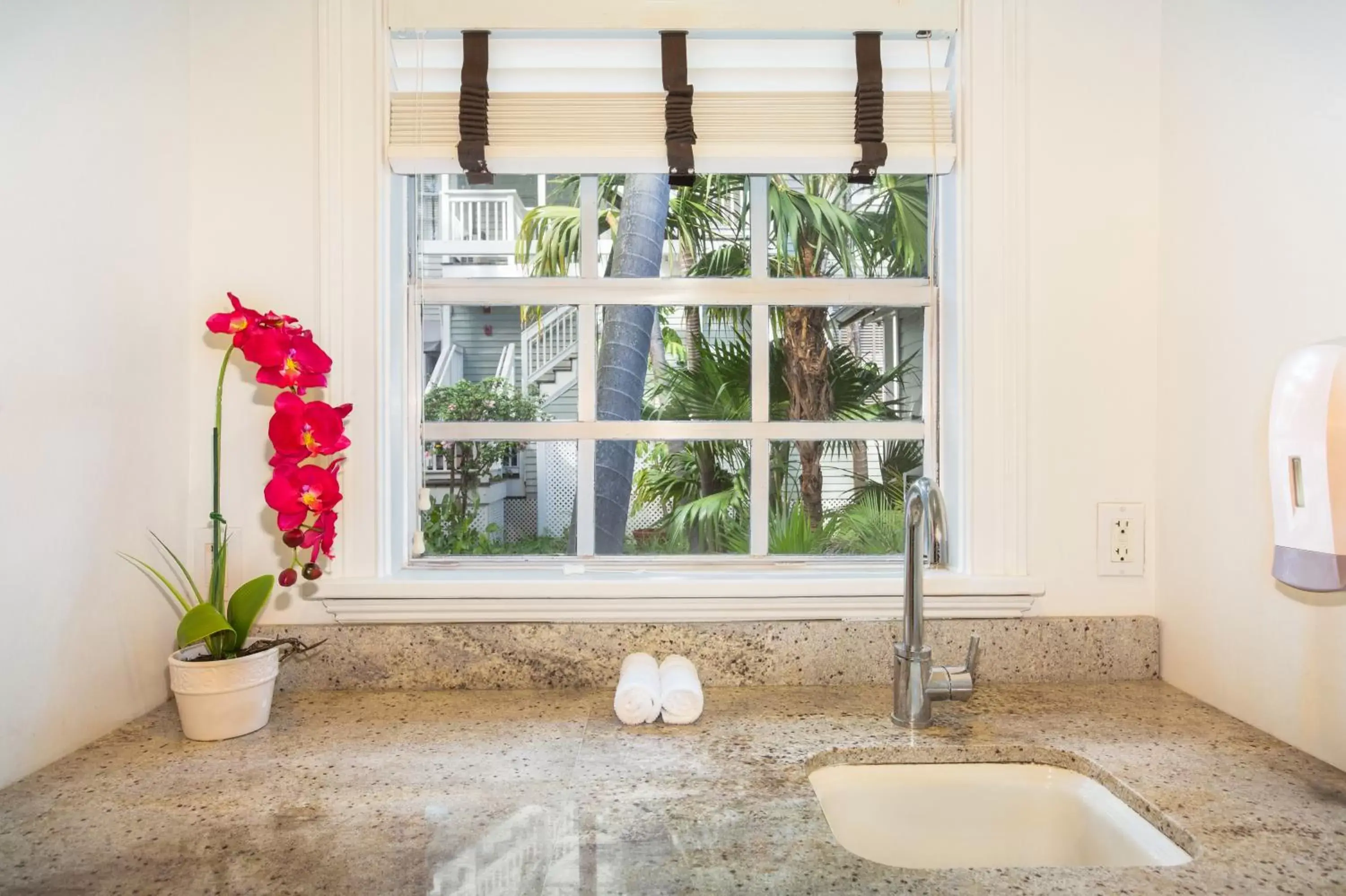 Inner courtyard view in Nyah - Adult Exclusive Inner courtyard view in Nyah - Adult Exclusive