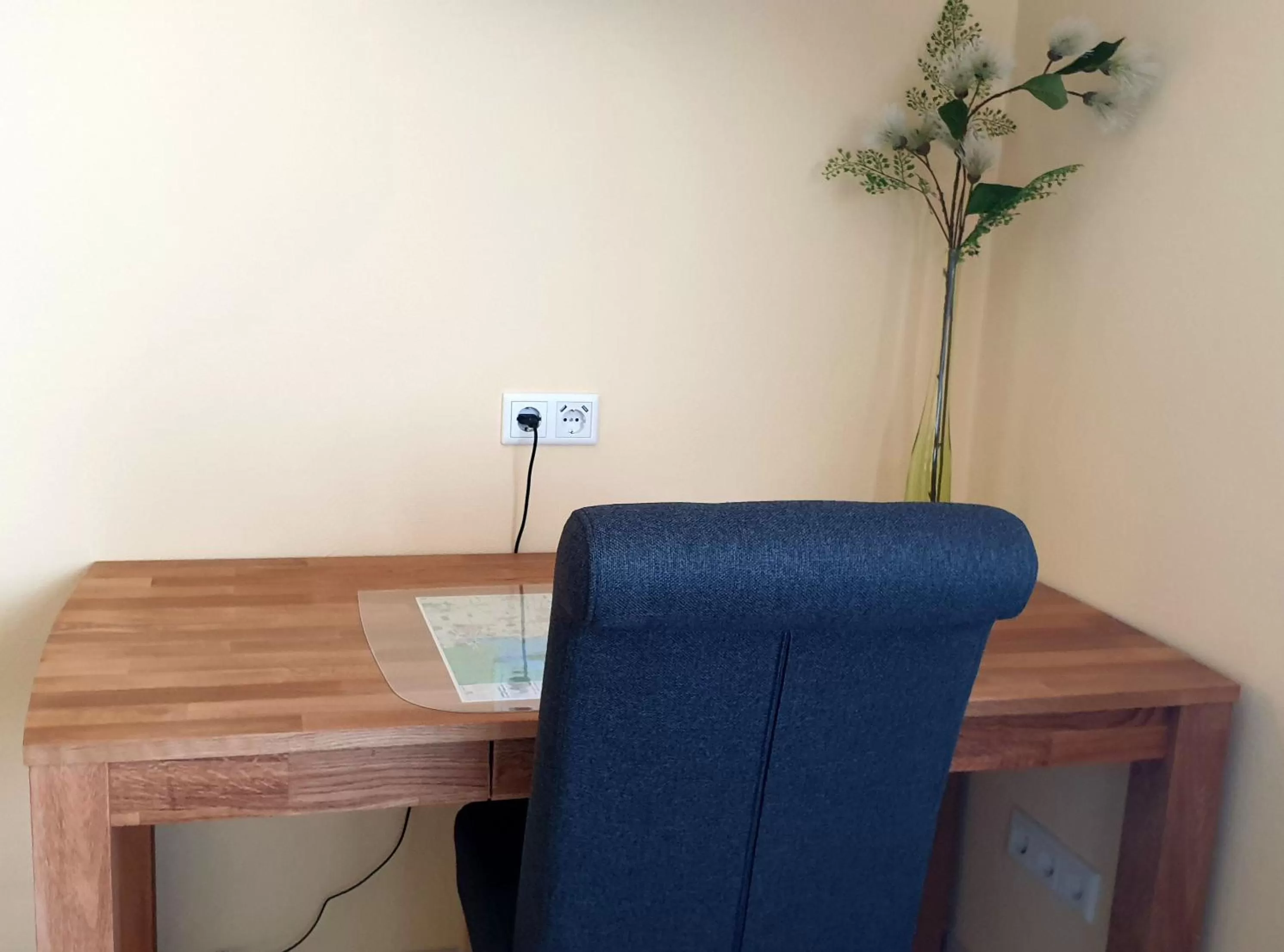 Photo of the whole room in Bed and Breakfast am Höhenweg