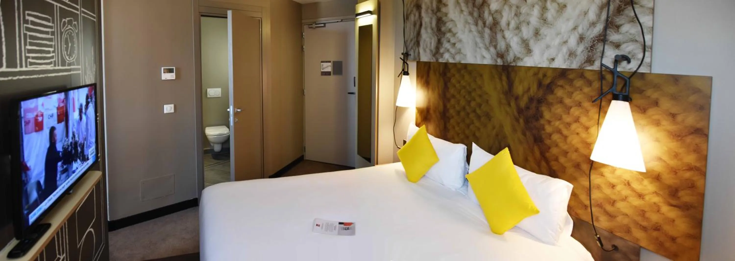 Bed in Ibis Sfax