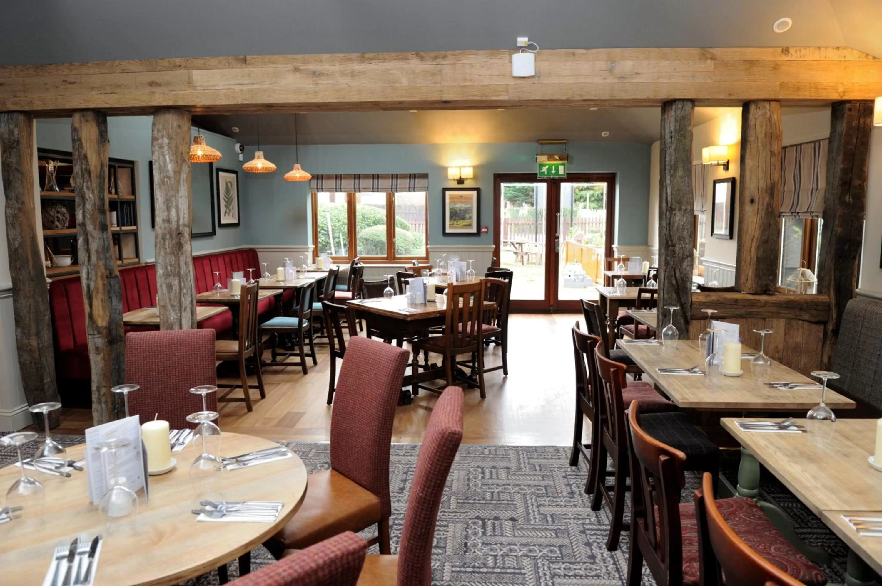 Restaurant/places to eat in White Hart by Chef & Brewer Collection