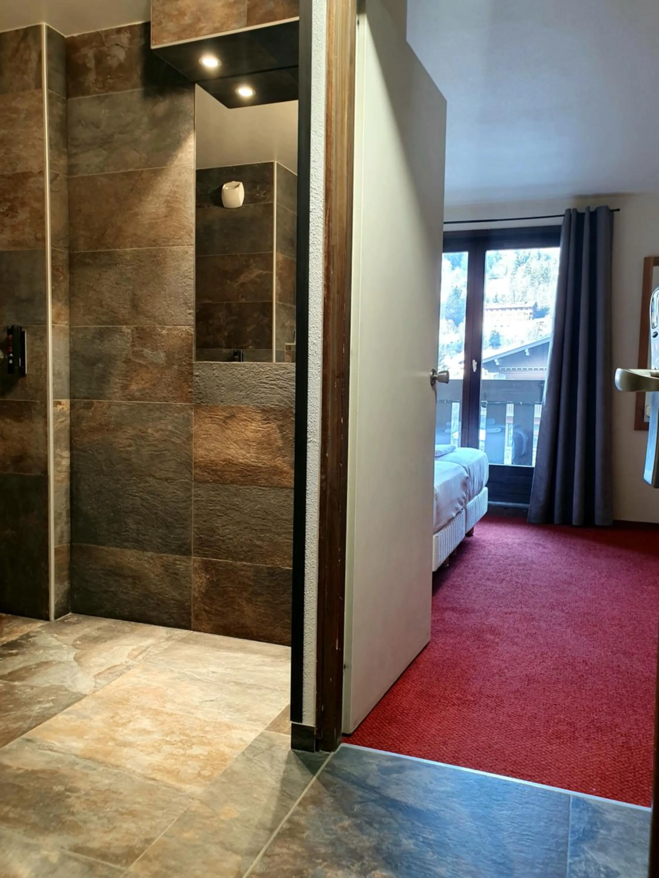 Photo of the whole room in Chalet Hôtel du Bois