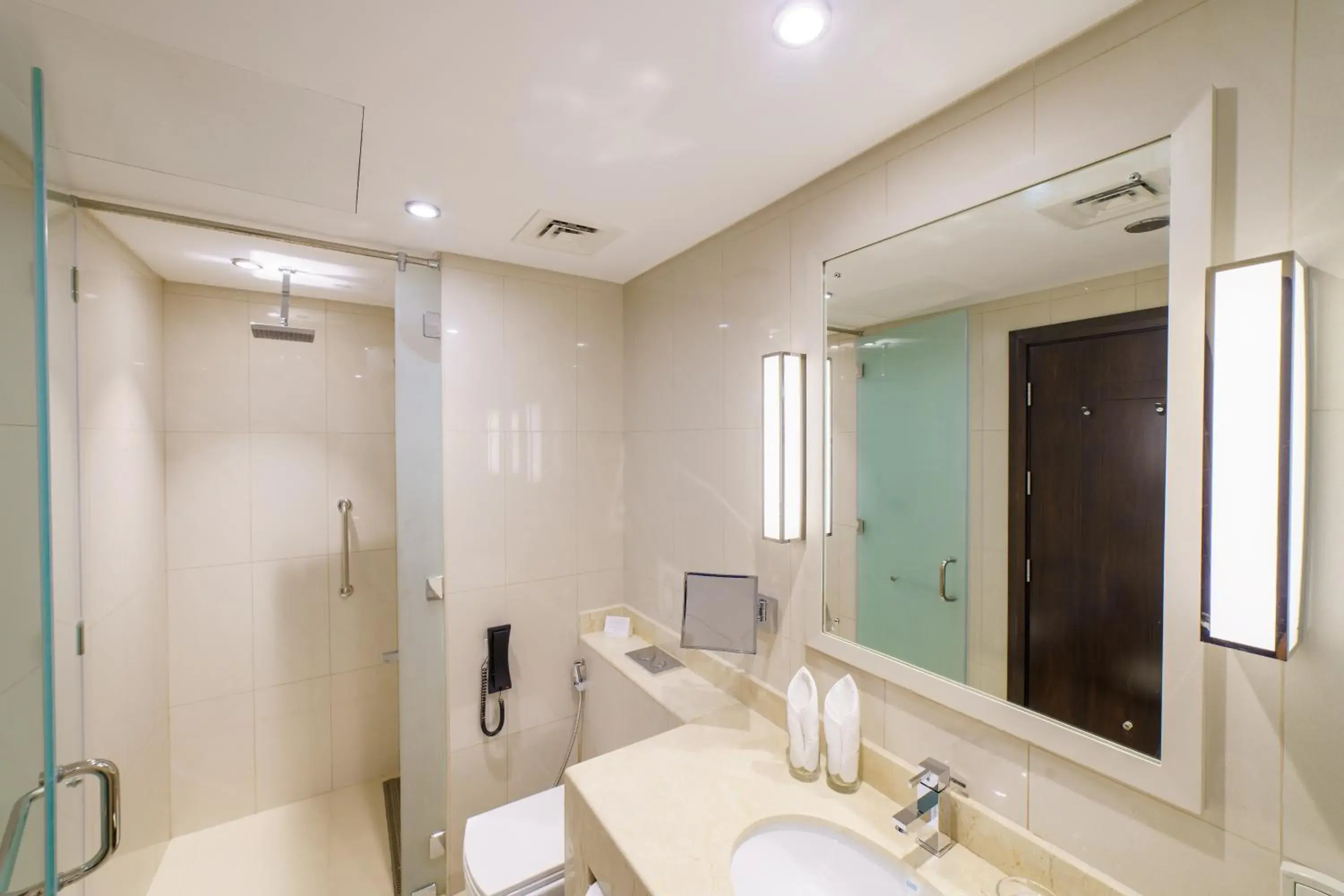Bathroom in Levatio Hotel Muscat