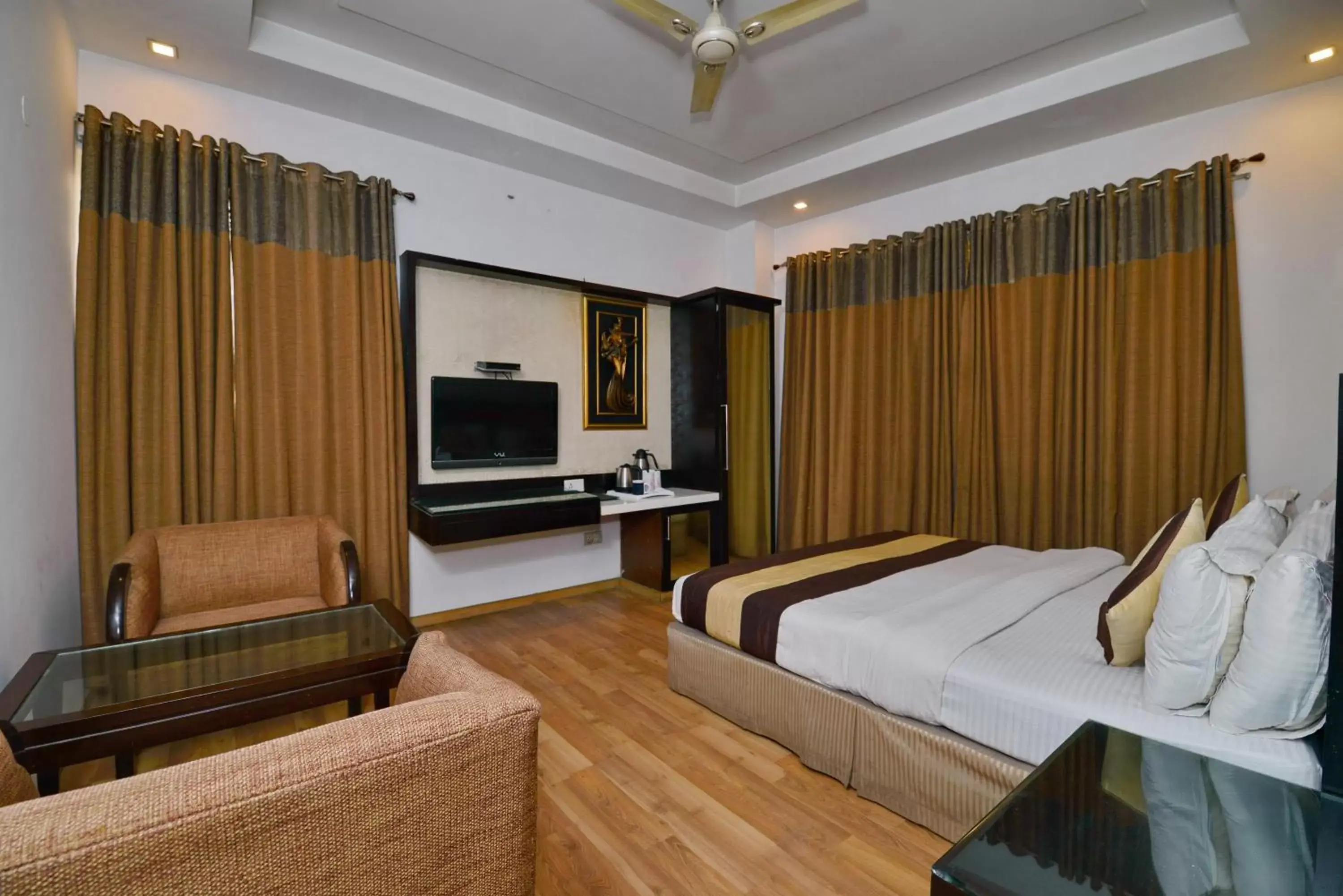 TV and multimedia, TV/Entertainment Center in Hotel Krishna - By RCG Hotels