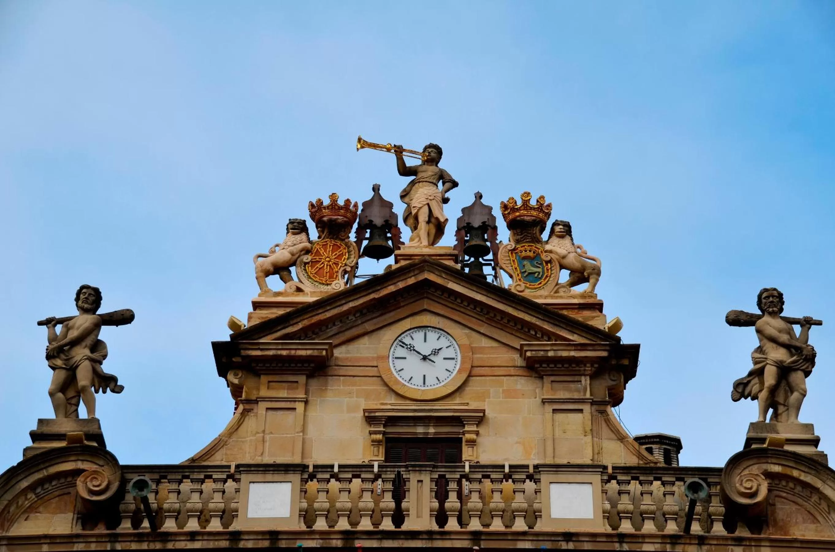 Nearby landmark in Hotel Pompaelo Plaza del Ayuntamiento & Spa