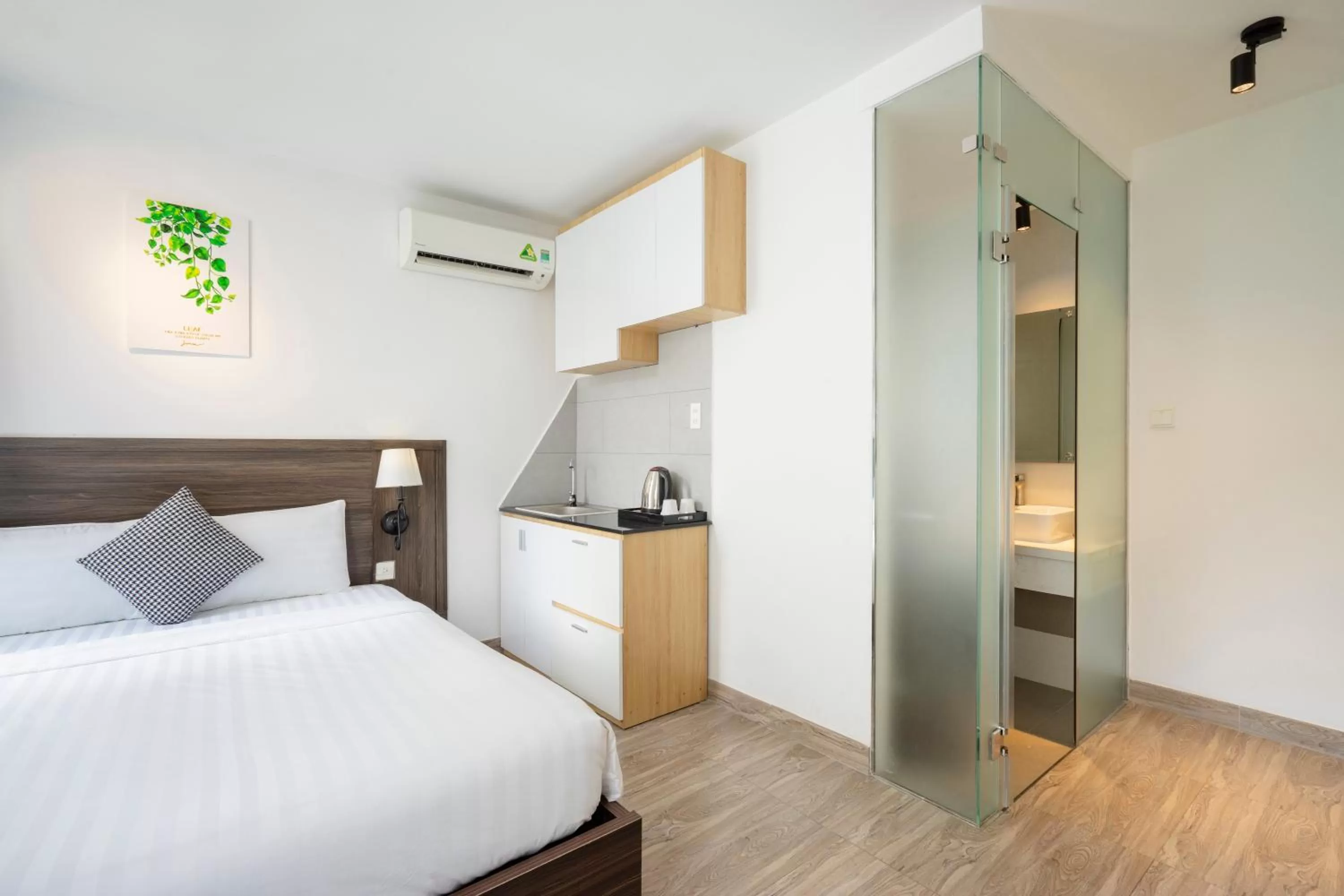 Bed in La Airport Tan Binh Hotel