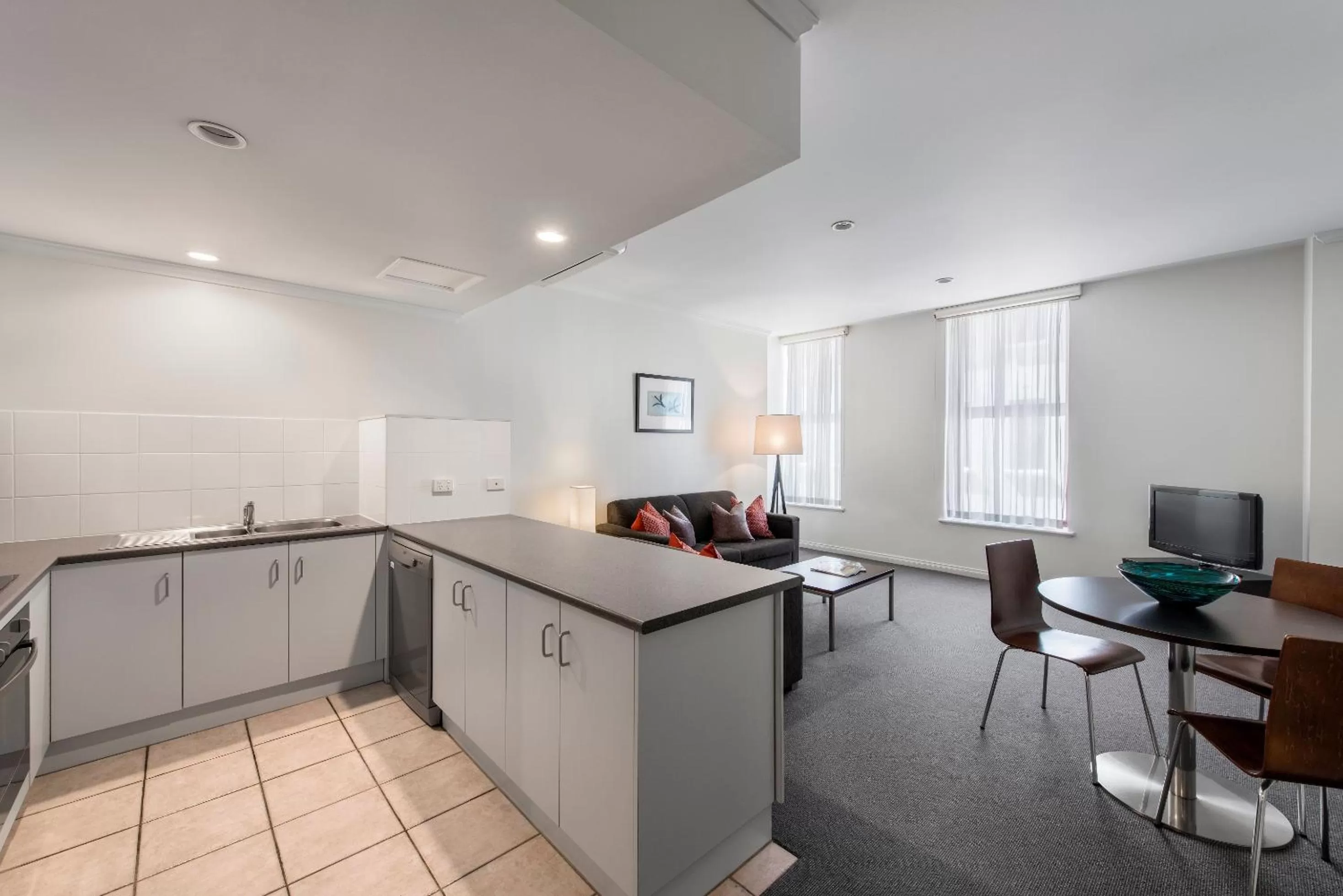 Kitchen or kitchenette in Franklin Apartments