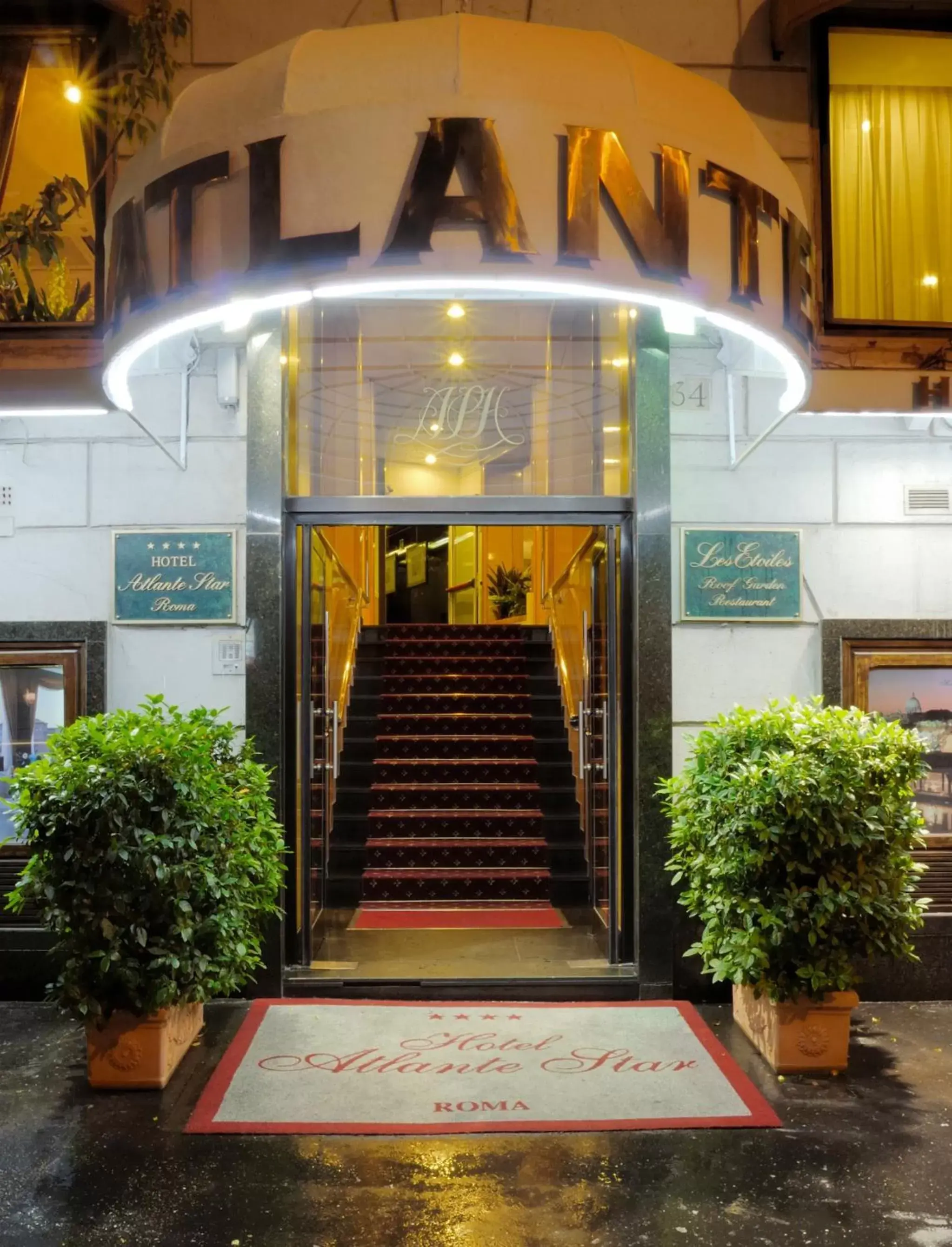 Facade/entrance in Atlante Star Hotel