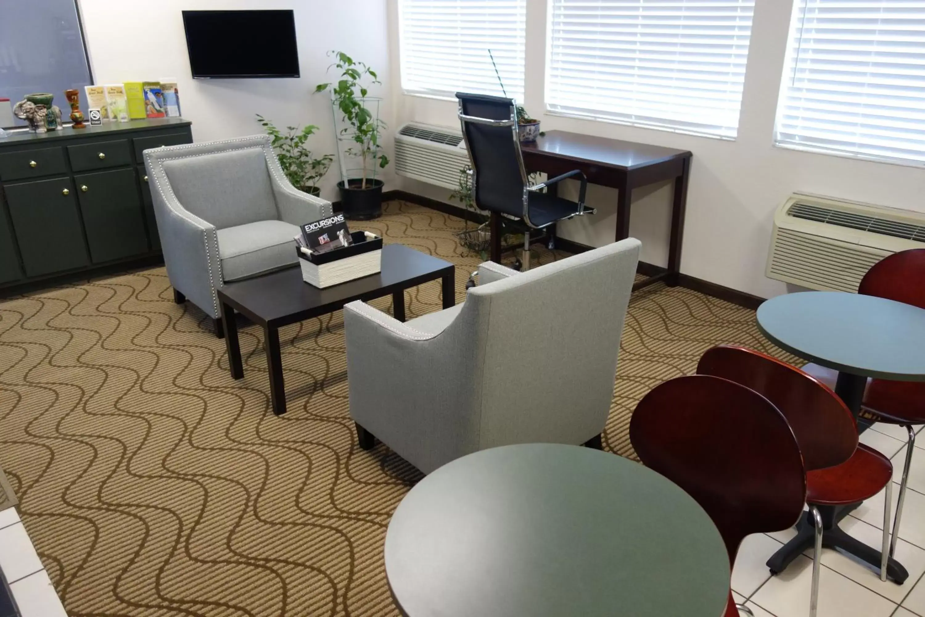 Lobby or reception, Seating Area in VIP Inn and Suites