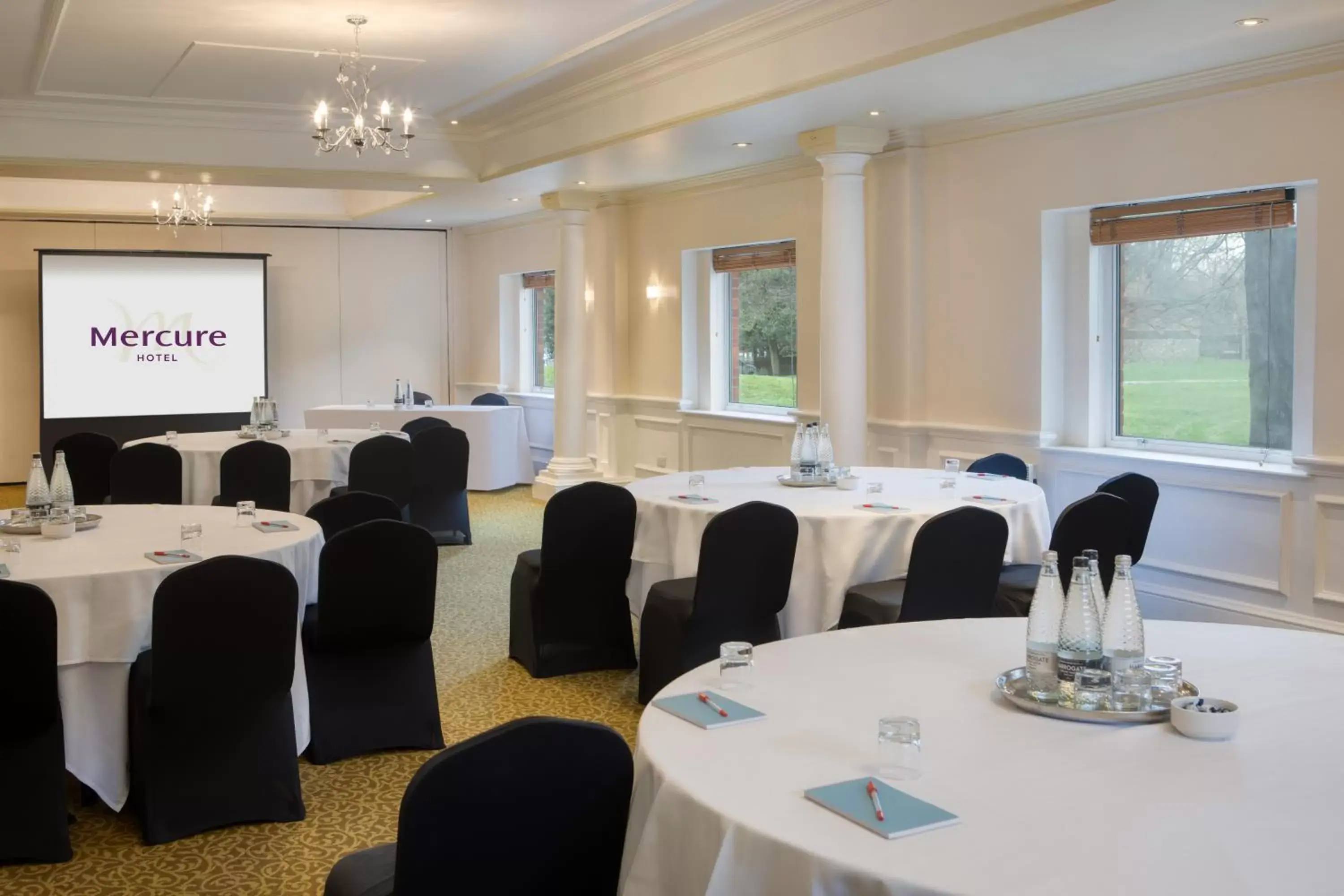 Banquet/Function facilities in Mercure Winchester Wessex Hotel