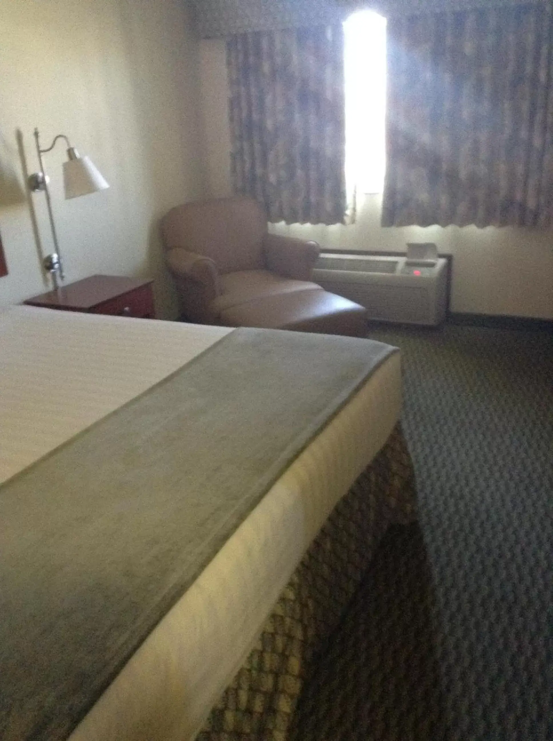 Photo of the whole room, Room Photo in Days Inn by Wyndham Carroll