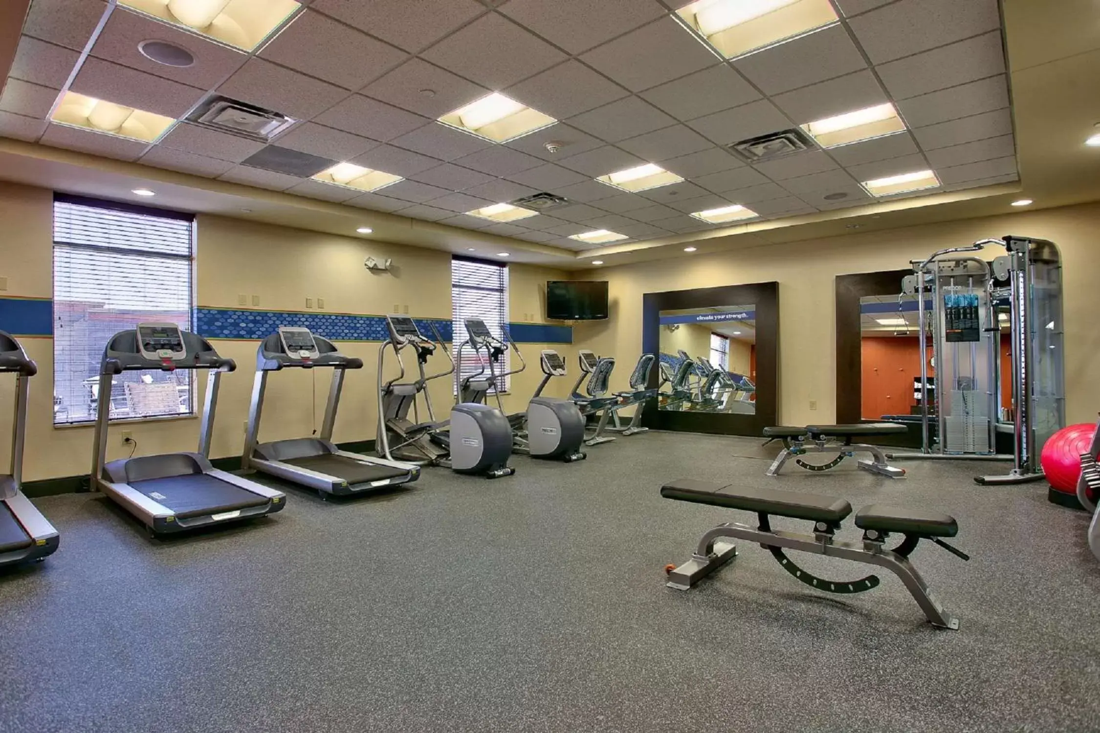 Restaurant/places to eat, Fitness Center/Facilities in Hampton Inn & Suites Scottsdale at Talking Stick