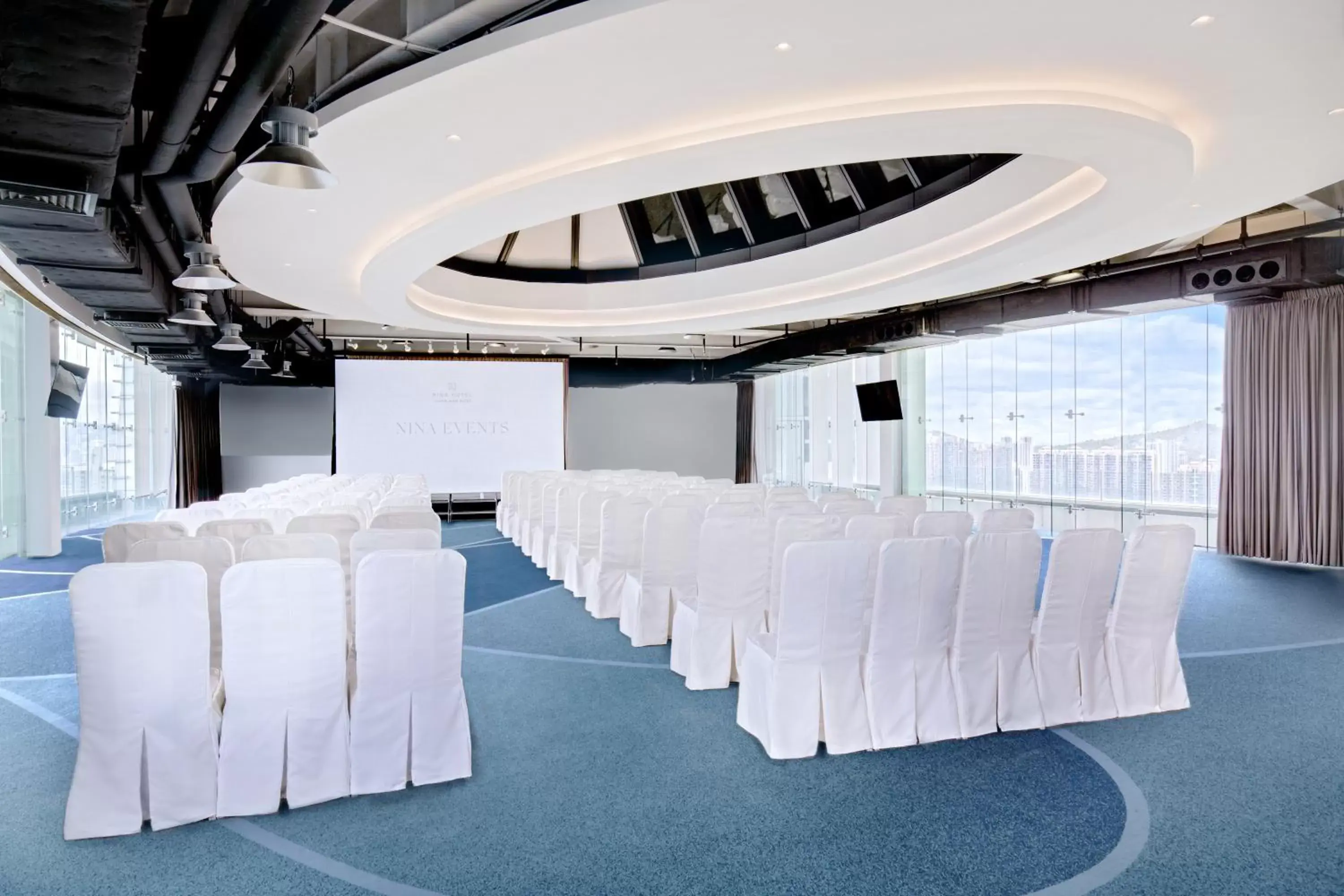 Meeting/conference room in Nina Hotel Tsuen Wan West