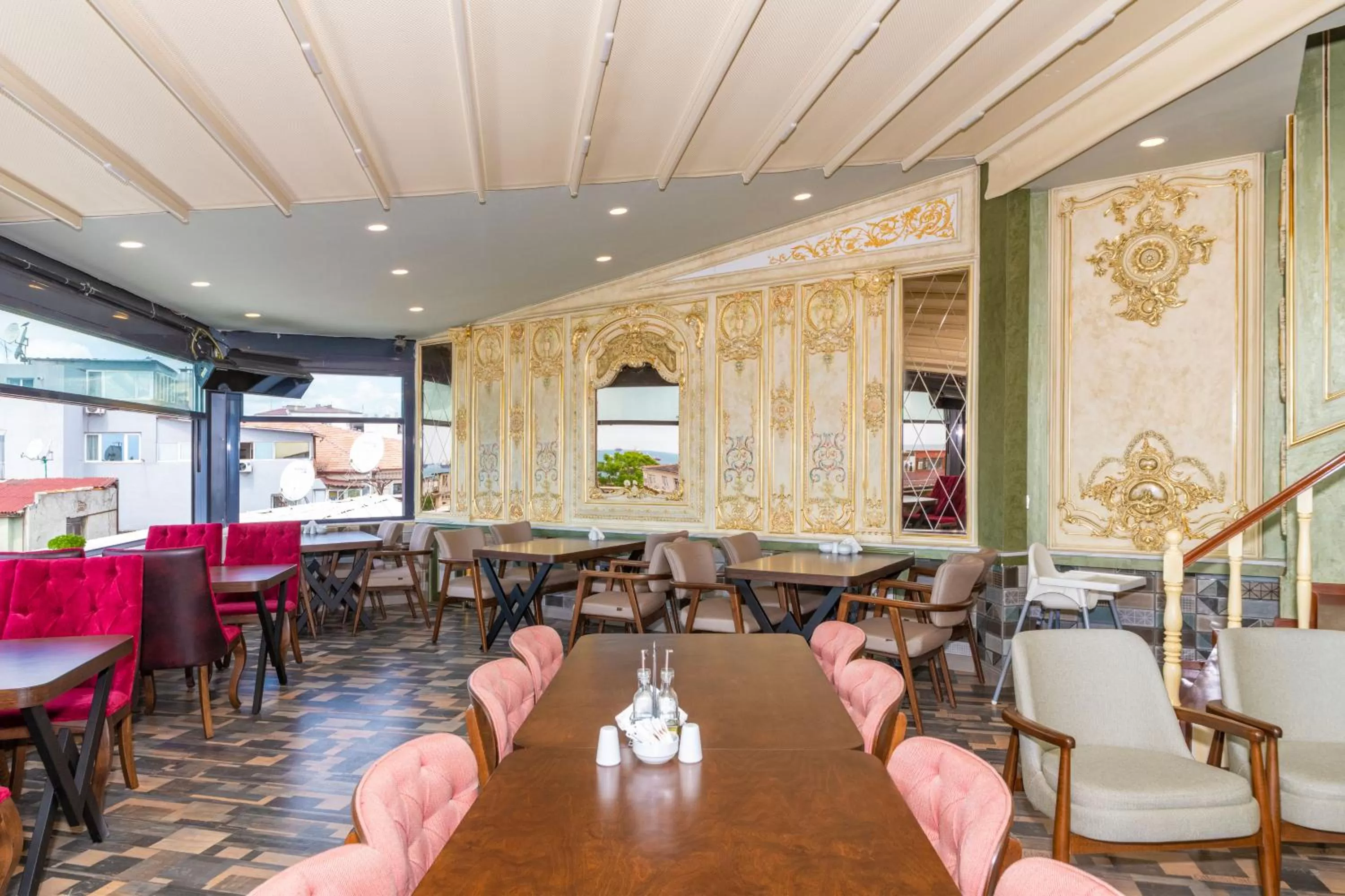 Restaurant/places to eat in Golden Sand Hotel