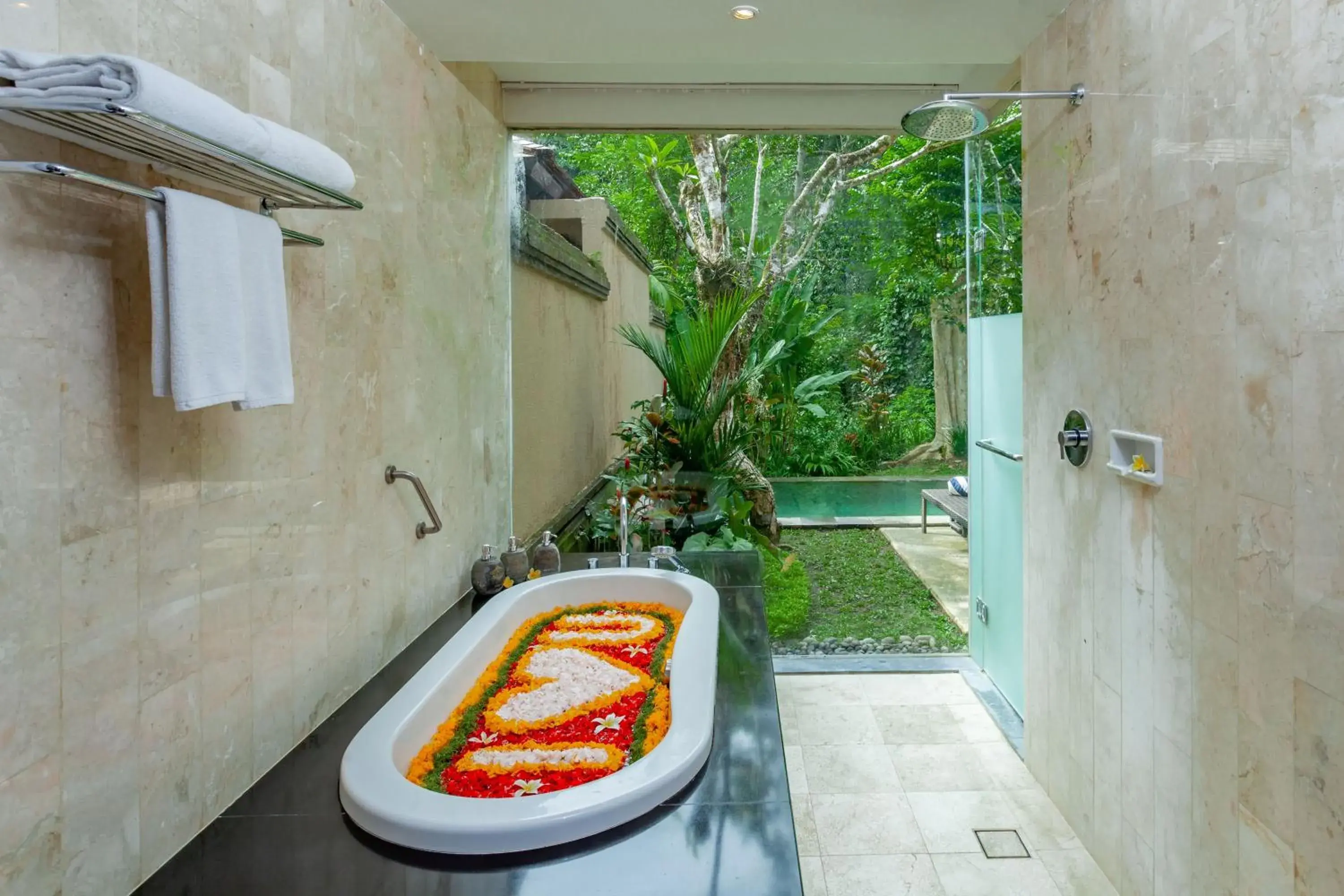 Bathroom in The Lokha Ubud Resort Villas and Spa