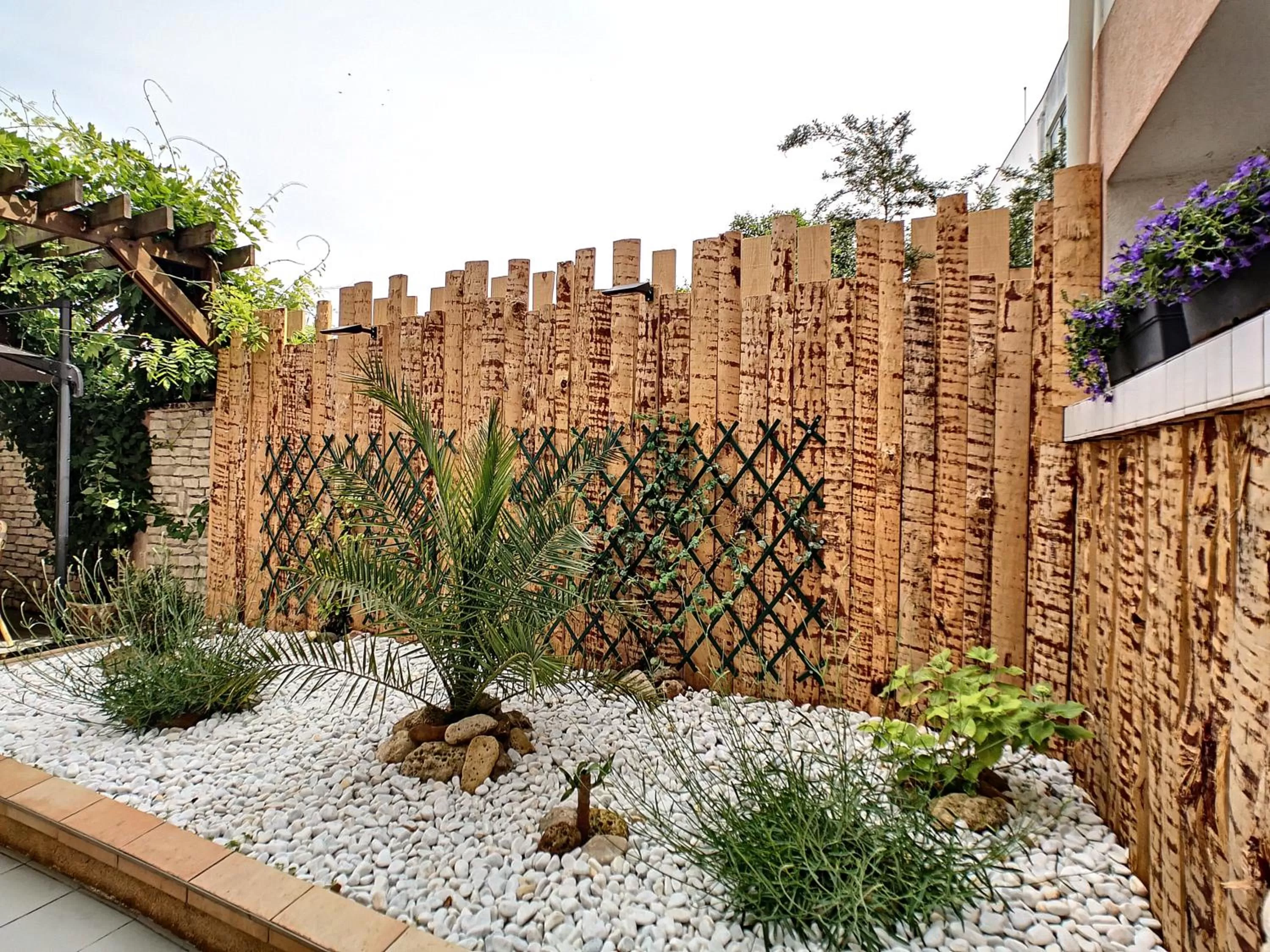 Garden in Logis Hôtel Rêve de Sable
