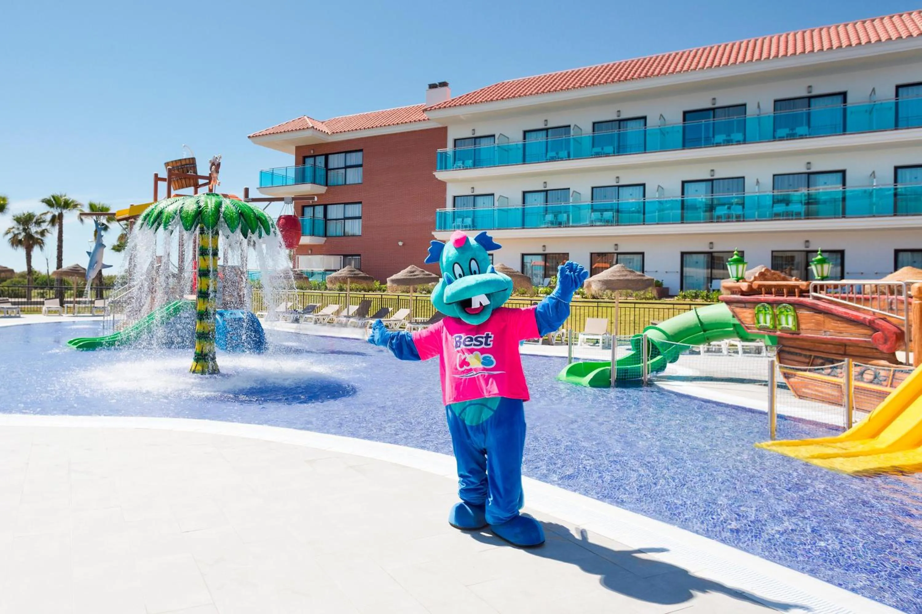 Swimming pool in Hotel Best Costa Ballena