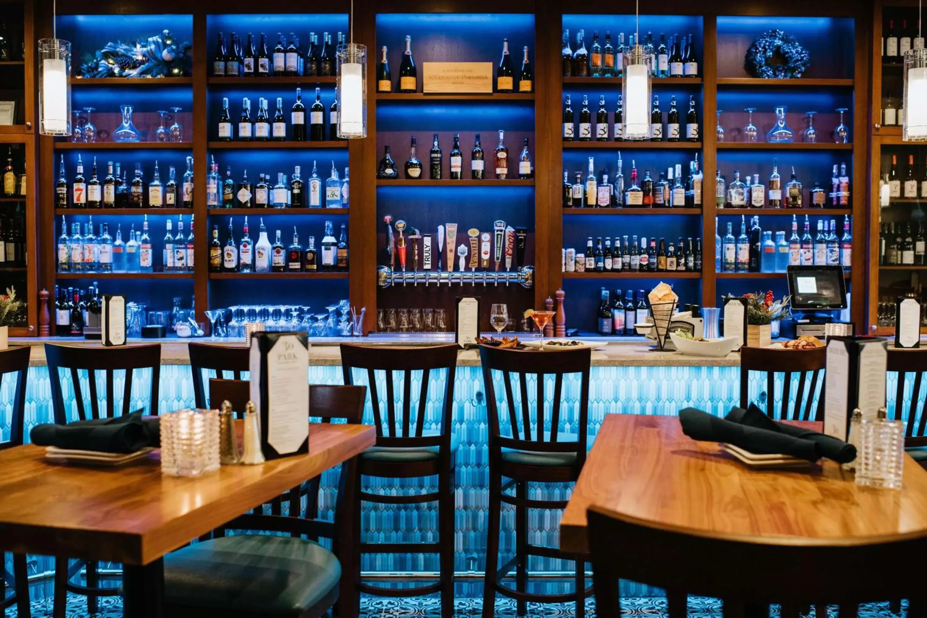 Lounge or bar in Hilton Garden Inn Clifton Park Lounge or bar in Hilton Garden Inn Clifton Park