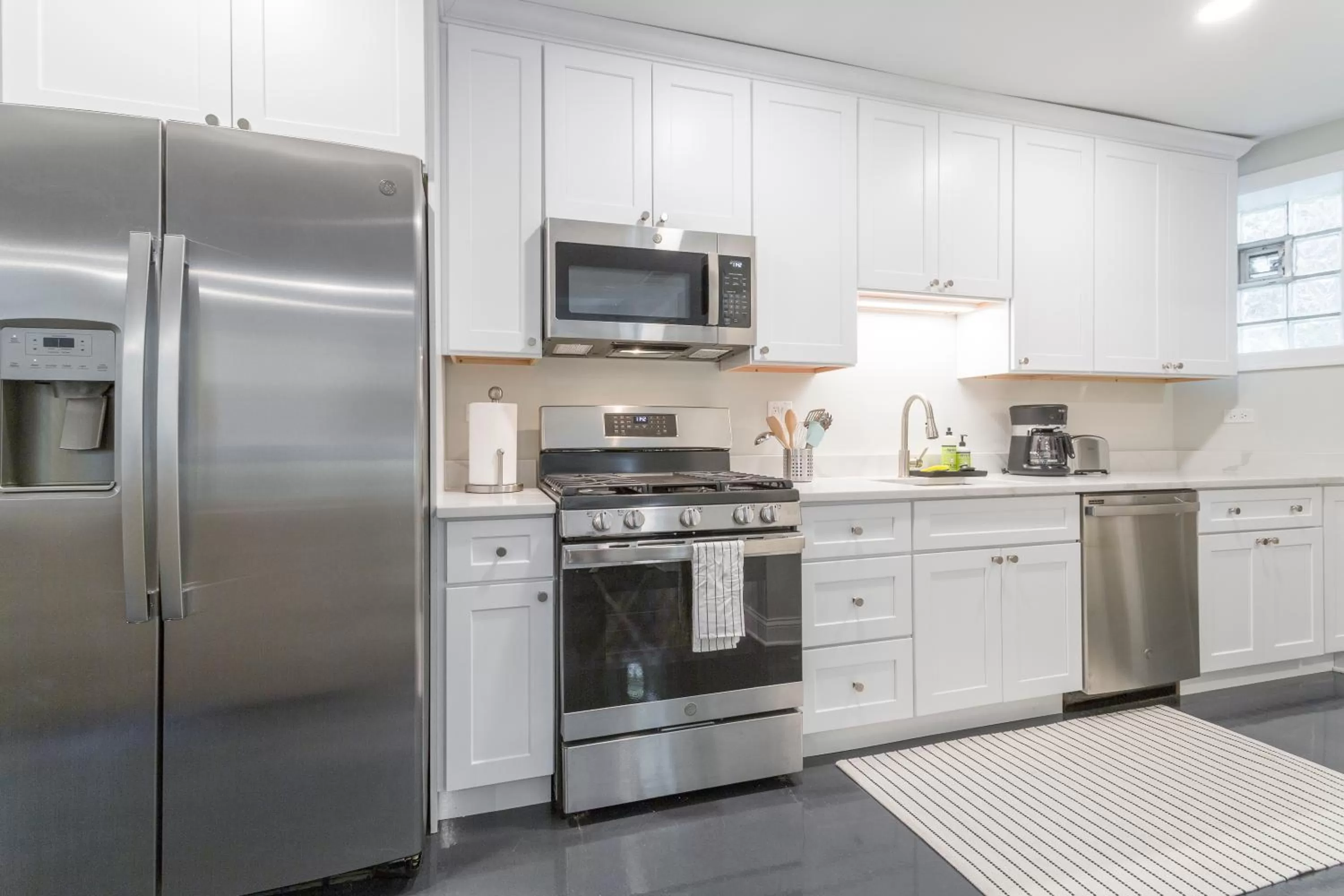 Kitchen or kitchenette in Wicker Park Inn