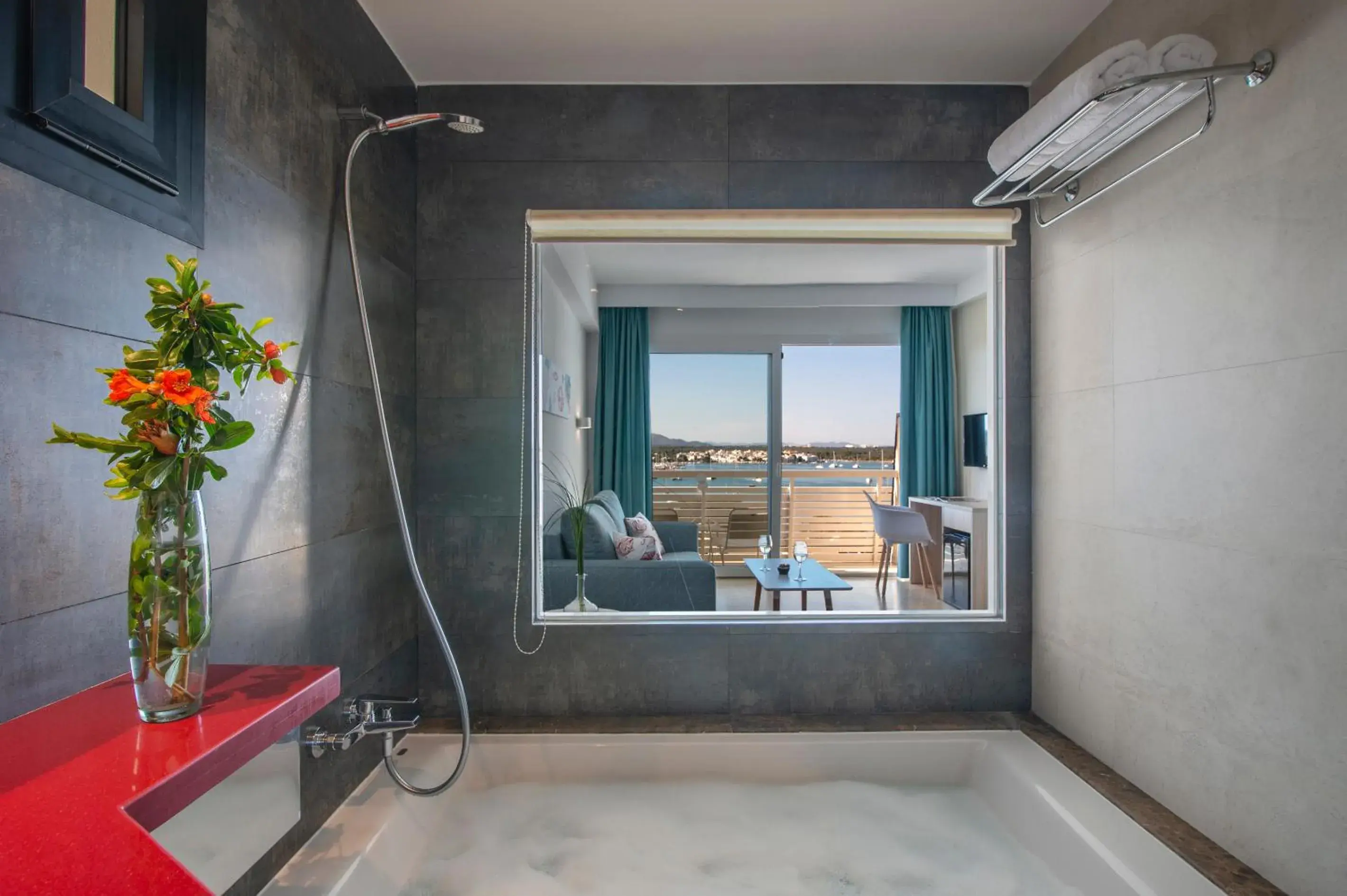 Shower, Bathroom in Hotel Vistamar by Pierre & Vacances