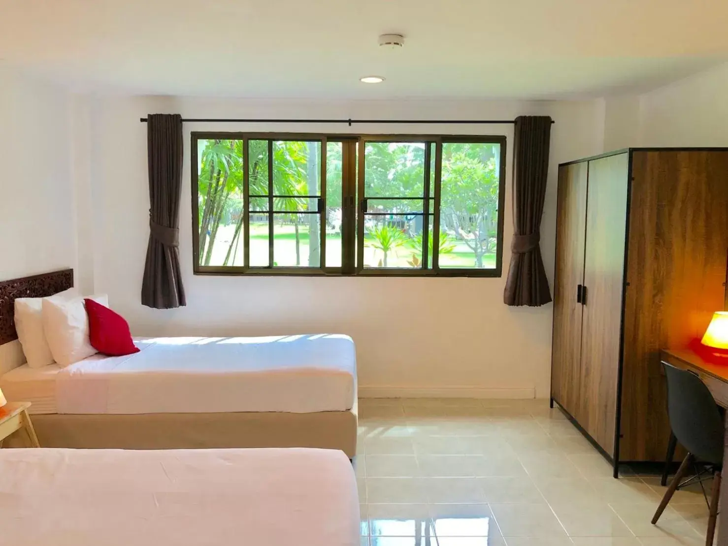 Photo of the whole room, Bed in Dolphin Bay Beach Resort