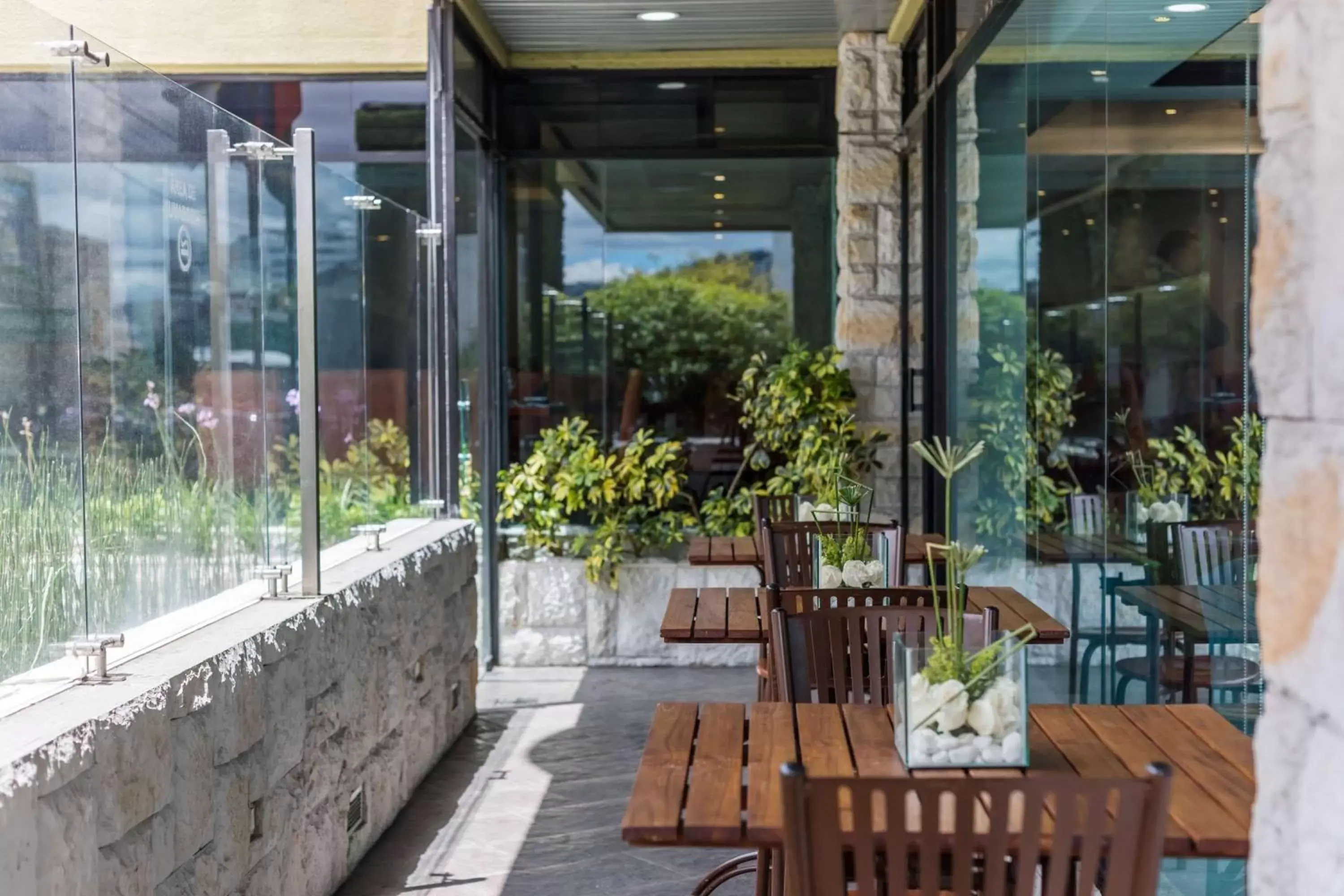 Property building, Restaurant/Places to Eat in Wyndham Garden Quito