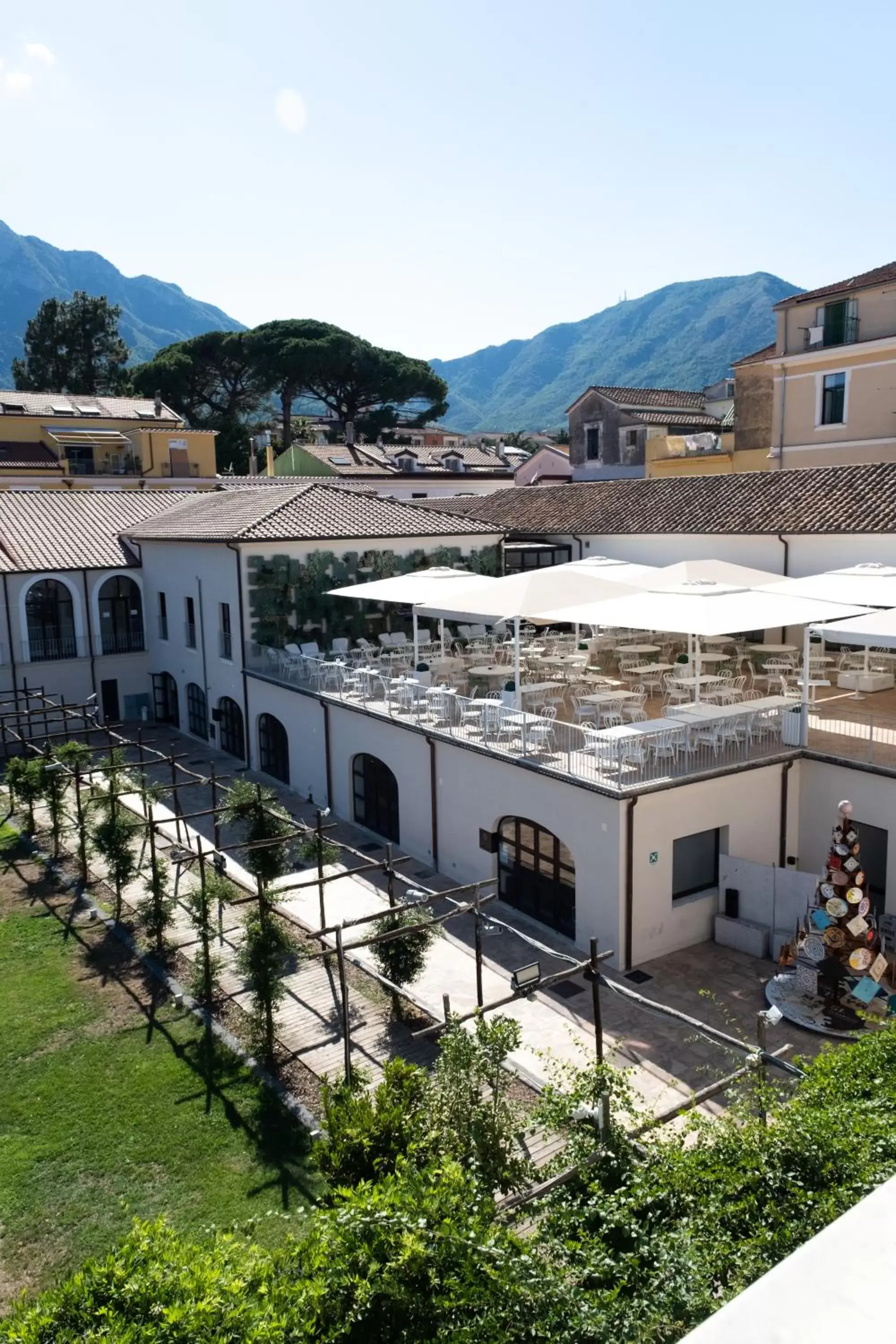 Neighbourhood, Mountain View in Palazzo San Giovanni