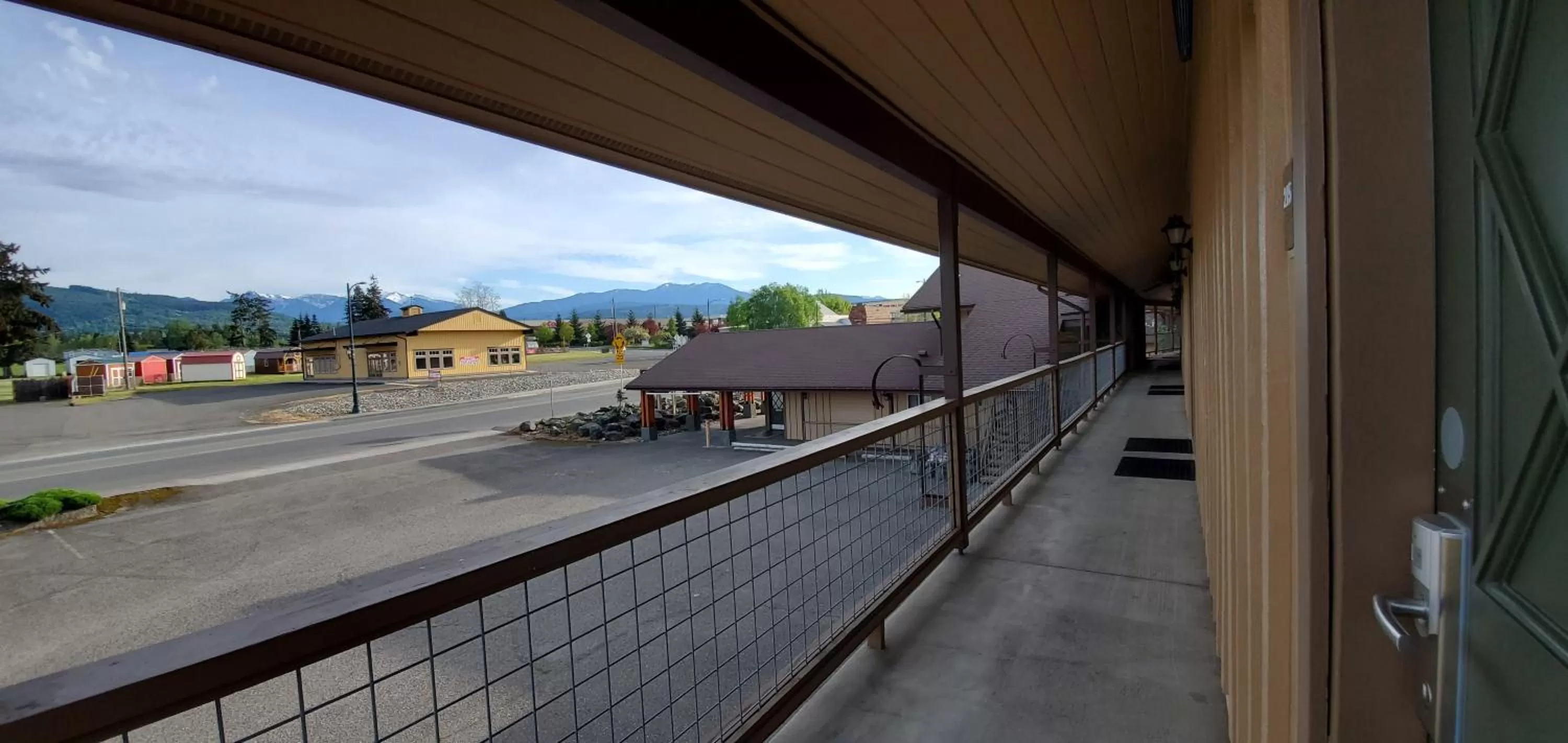 Balcony/Terrace in Olympic View Inn