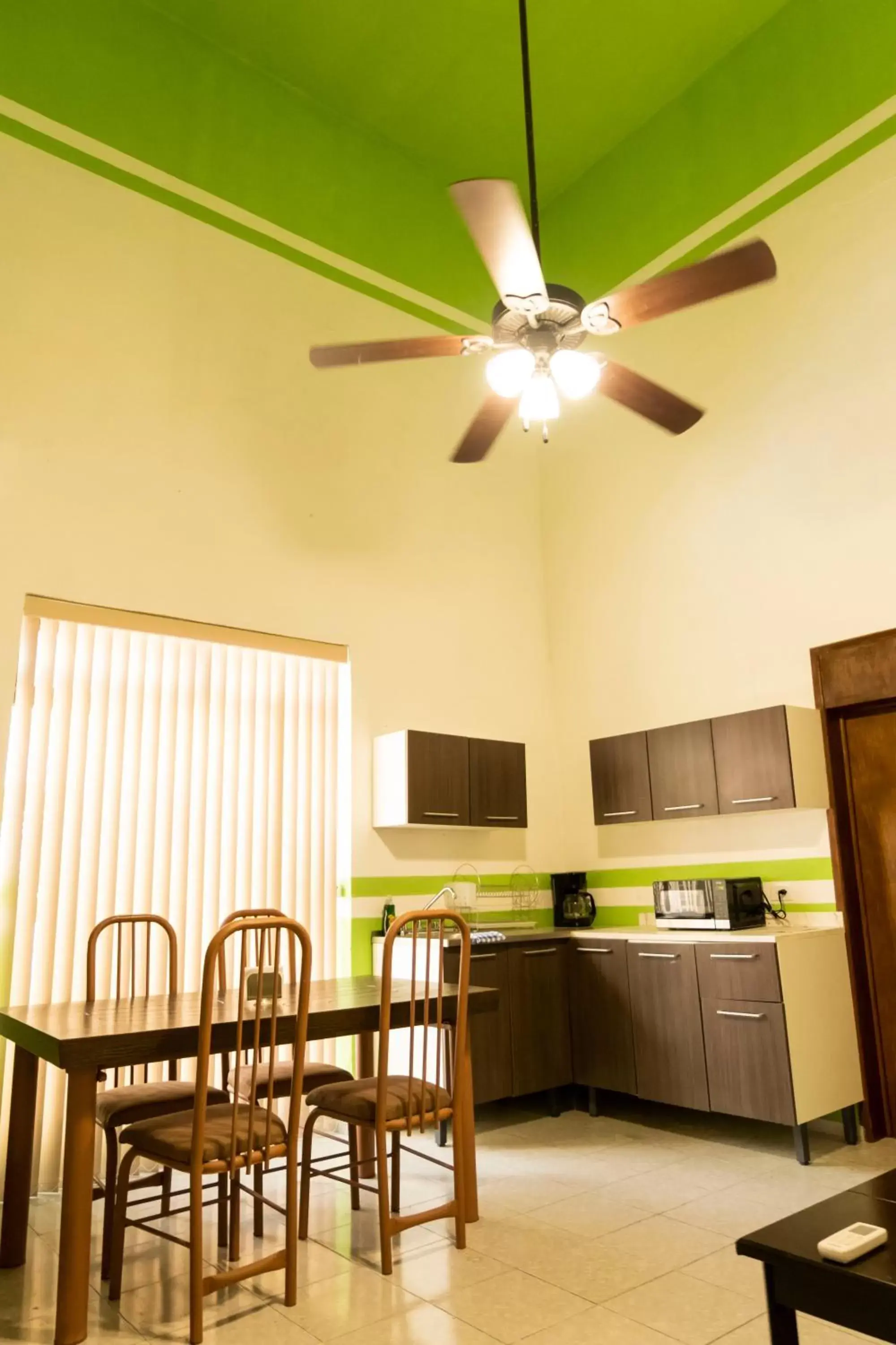 Kitchen or kitchenette, Dining Area in Hotel Boutique La Mision De Fray Diego